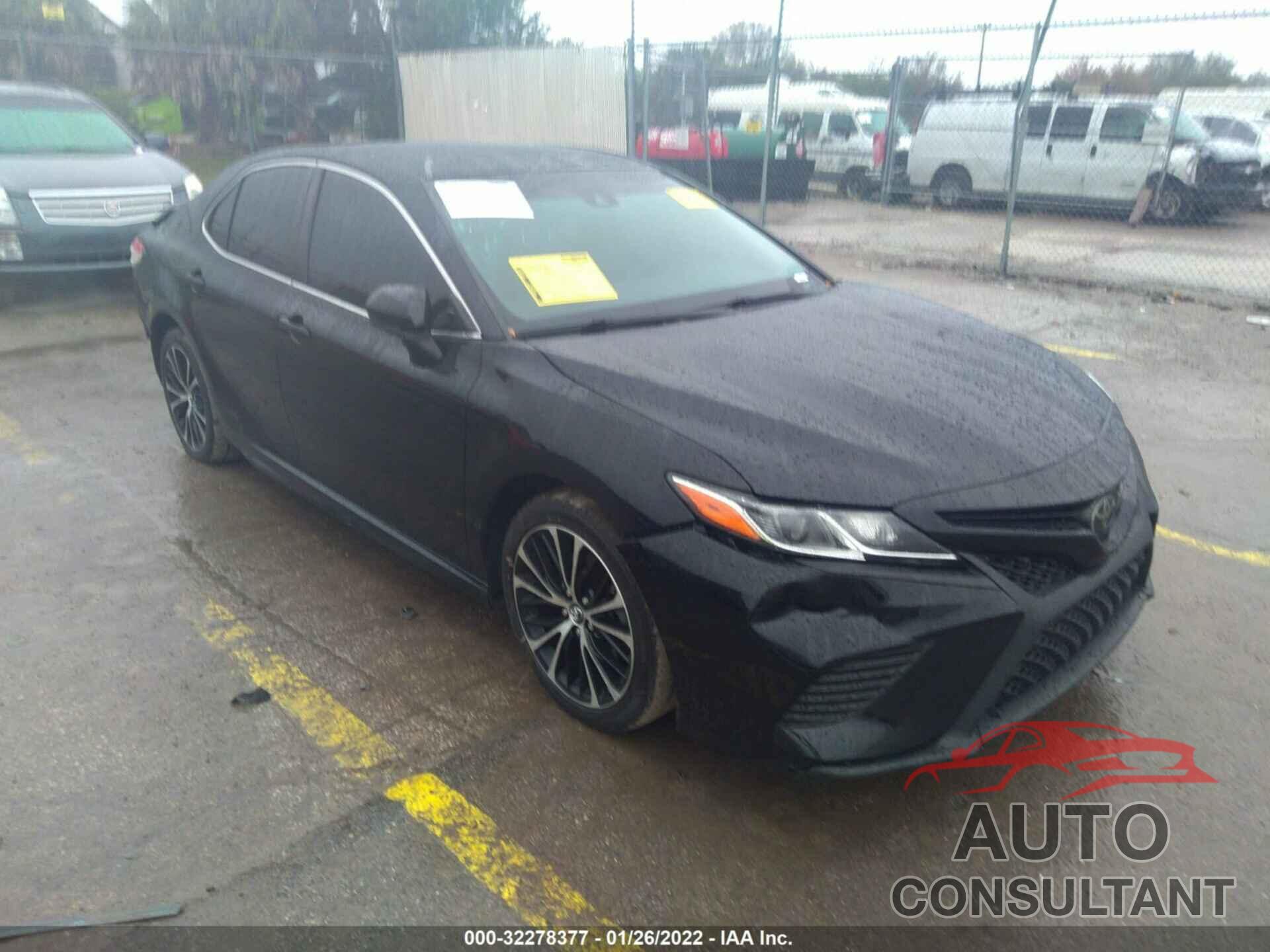 TOYOTA CAMRY 2018 - 4T1B11HK4JU595393