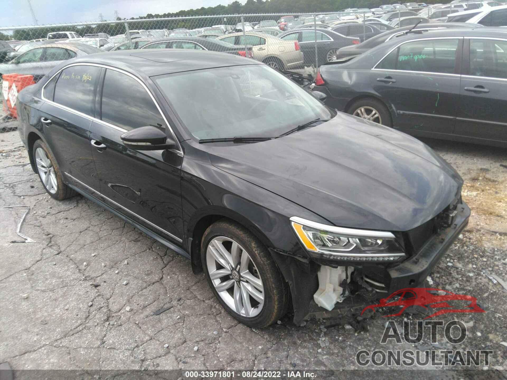 VOLKSWAGEN PASSAT 2017 - 1VWGT7A32HC079282