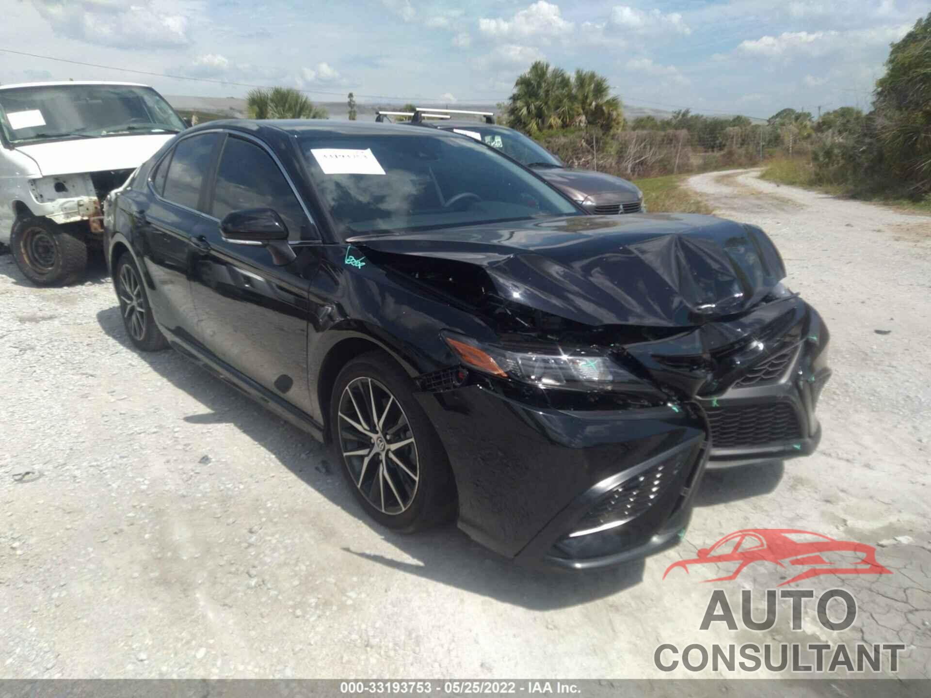 TOYOTA CAMRY 2022 - 4T1G11AKXNU640200