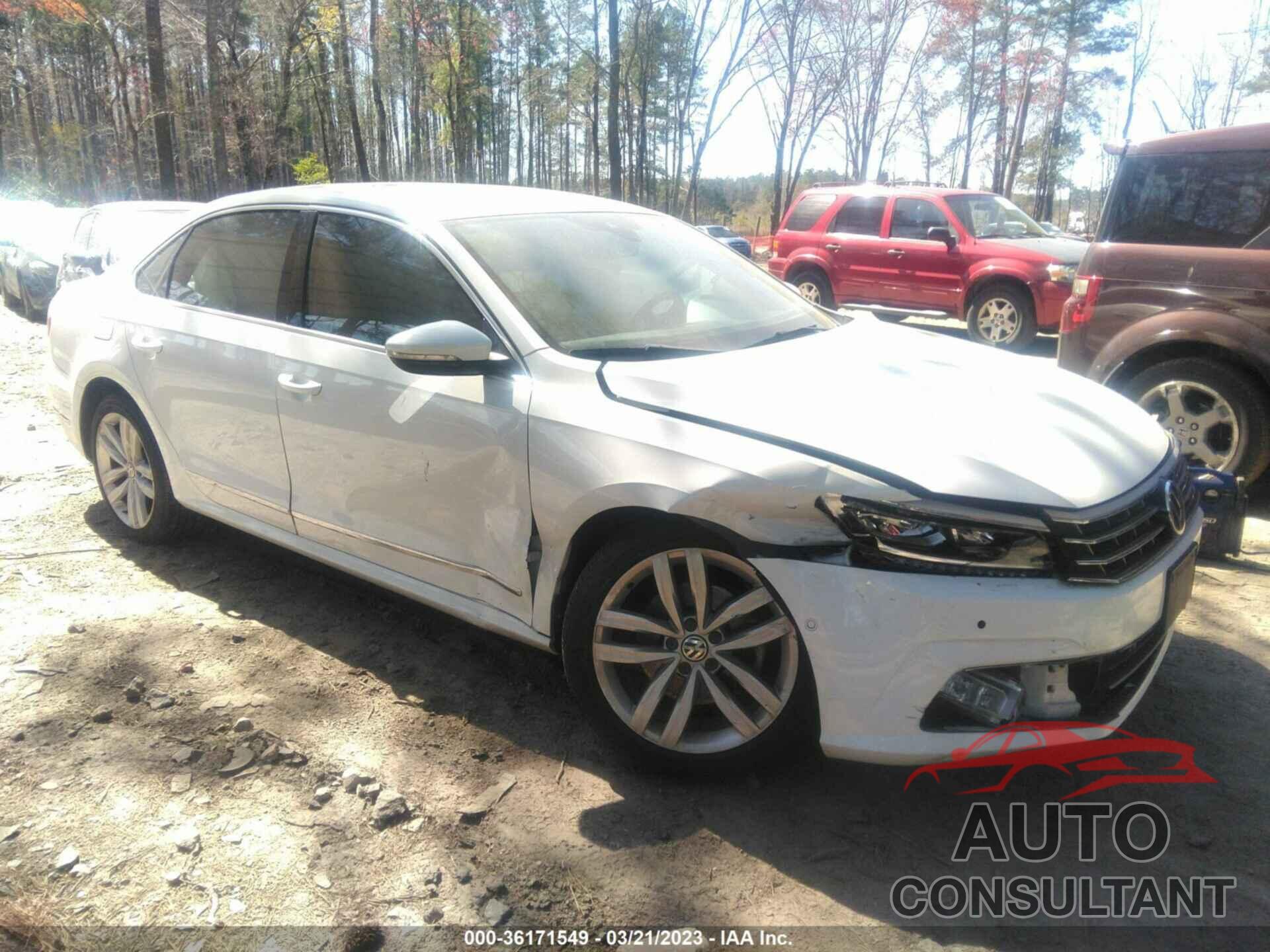 VOLKSWAGEN PASSAT 2018 - 1VWCA7A36JC018575