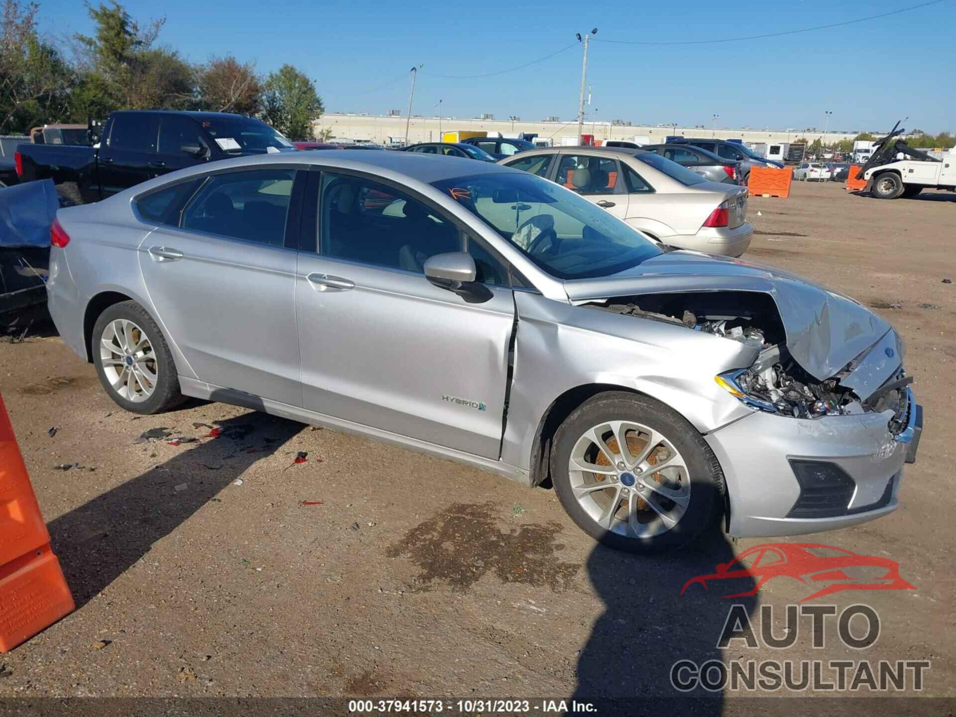 FORD FUSION HYBRID 2019 - 3FA6P0LU6KR105932