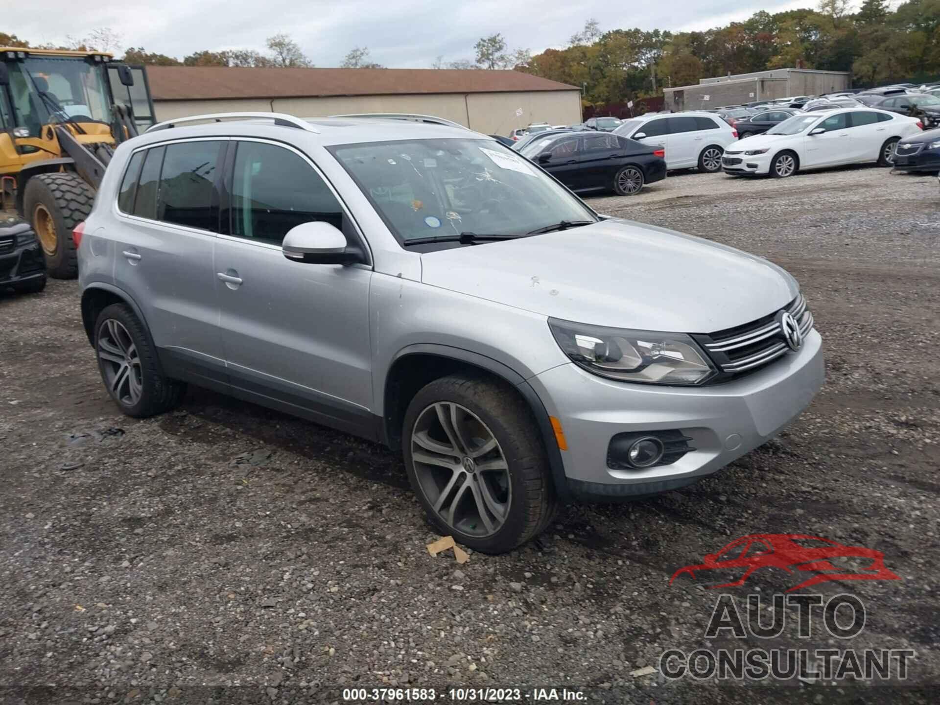 VOLKSWAGEN TIGUAN 2017 - WVGVV7AX3HK010626