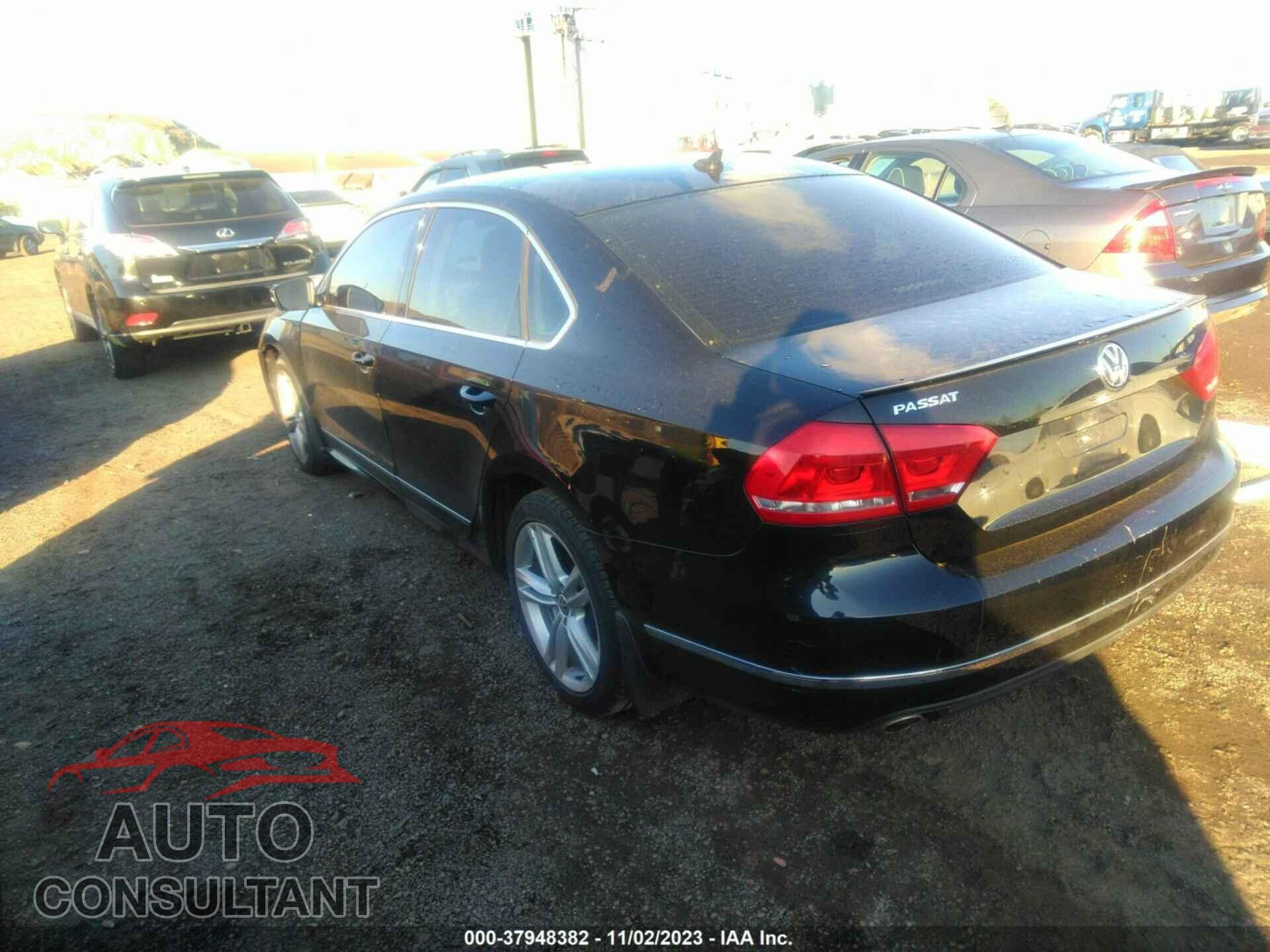 VOLKSWAGEN PASSAT 2015 - 1VWCV7A38FC065005