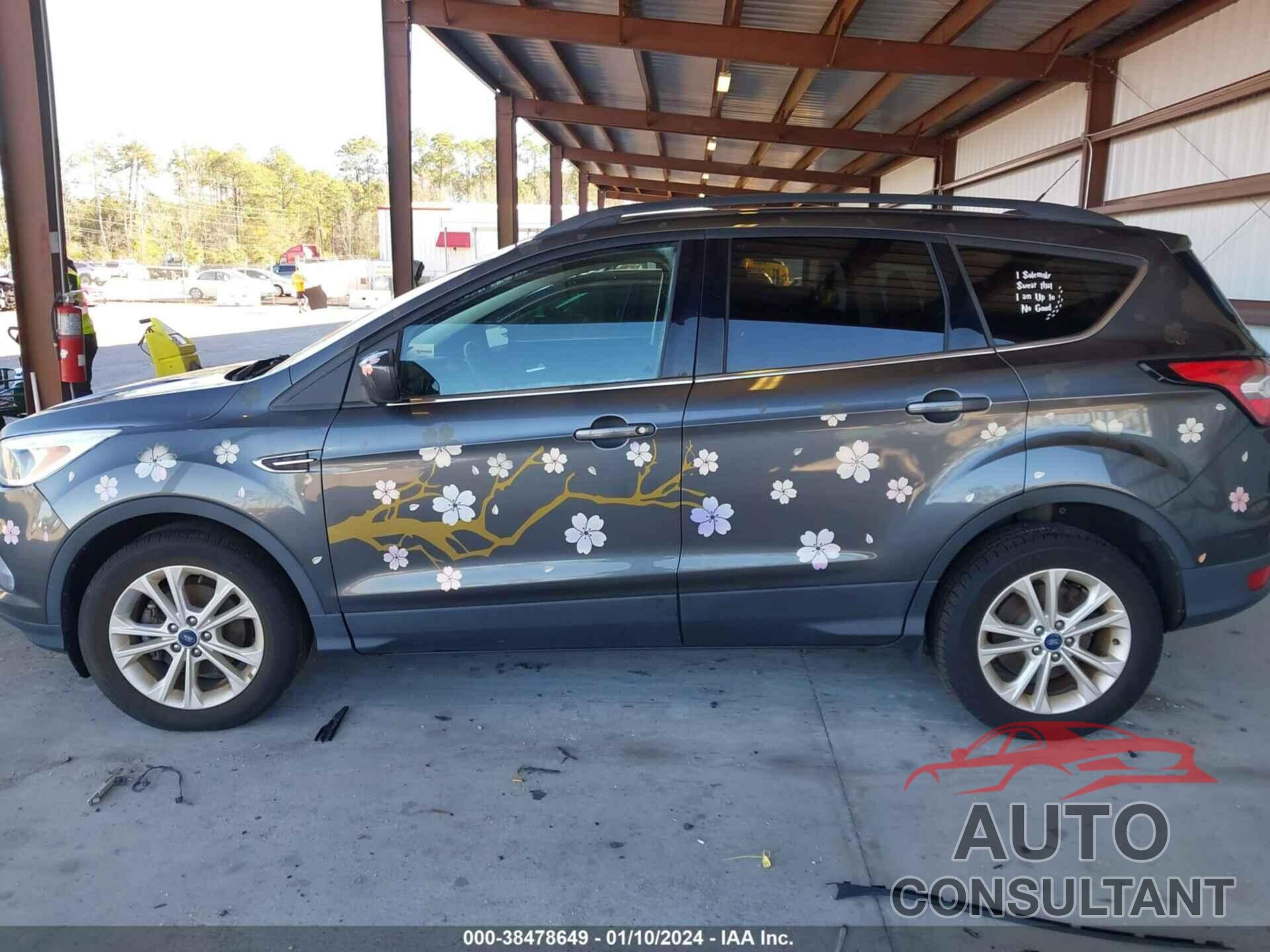 FORD ESCAPE 2018 - 1FMCU0GD1JUA65617