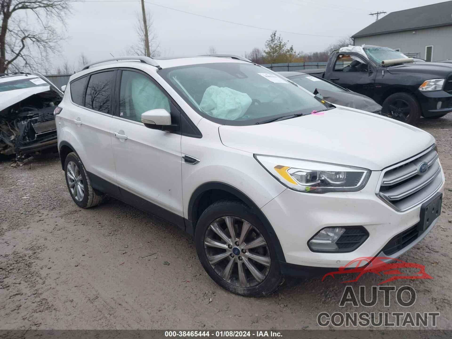 FORD ESCAPE 2017 - 1FMCU9J92HUB89169