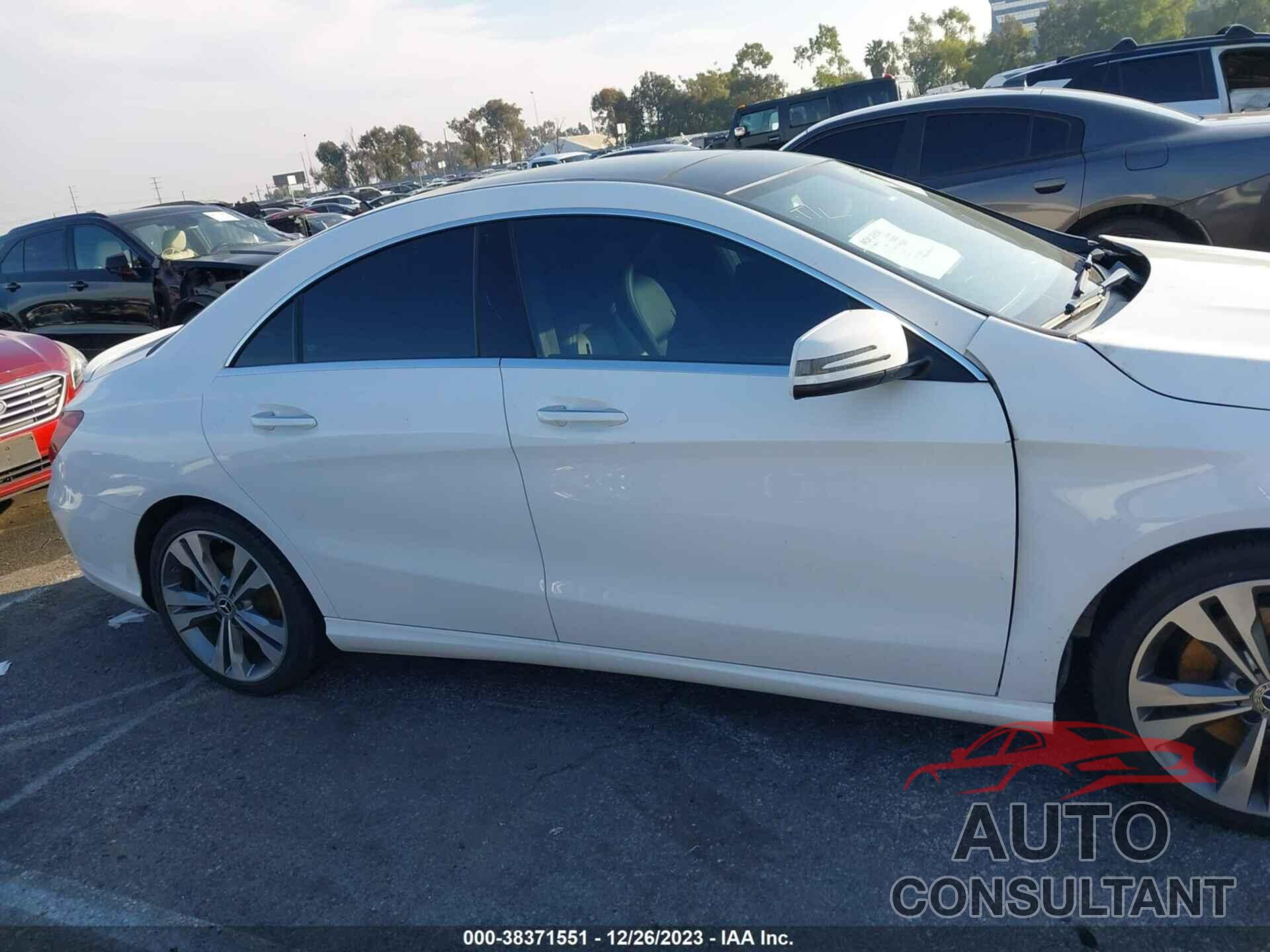 MERCEDES-BENZ CLA 250 2019 - WDDSJ4GB8KN762251