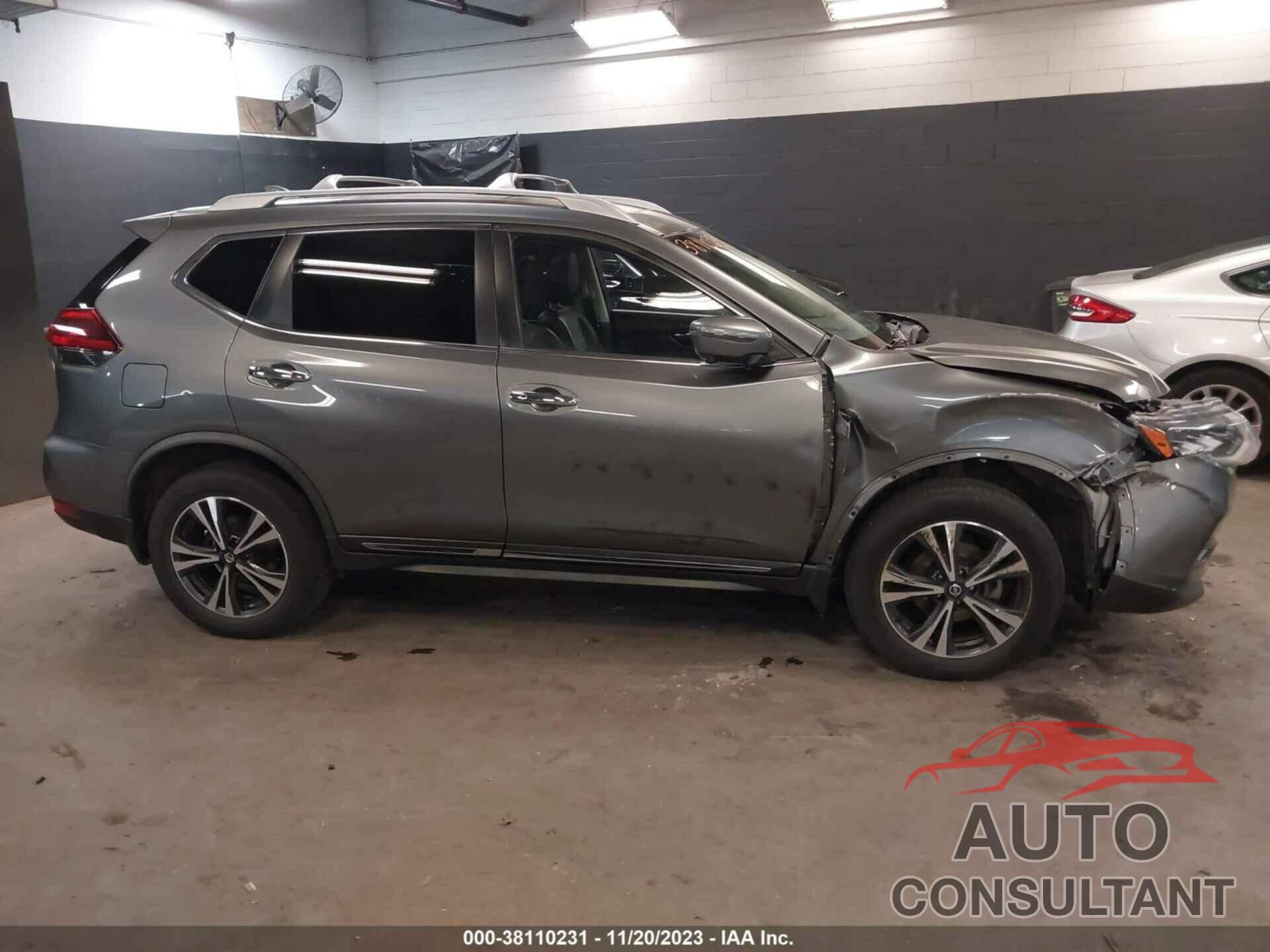 NISSAN ROGUE 2018 - JN8AT2MV3JW316105