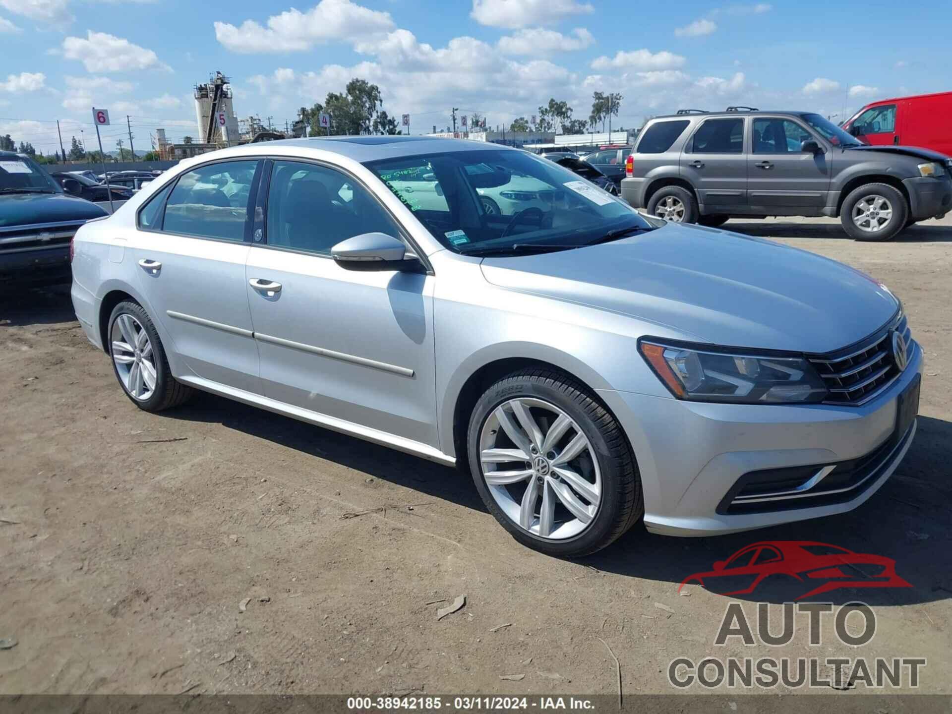 VOLKSWAGEN PASSAT 2019 - 1VWLA7A34KC005776