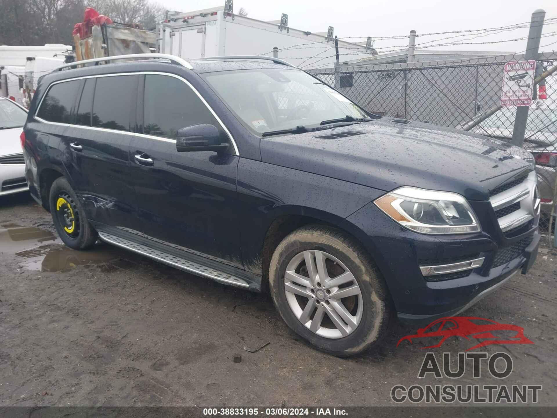 MERCEDES-BENZ GL 450 2015 - 4JGDF6EE4FA491940