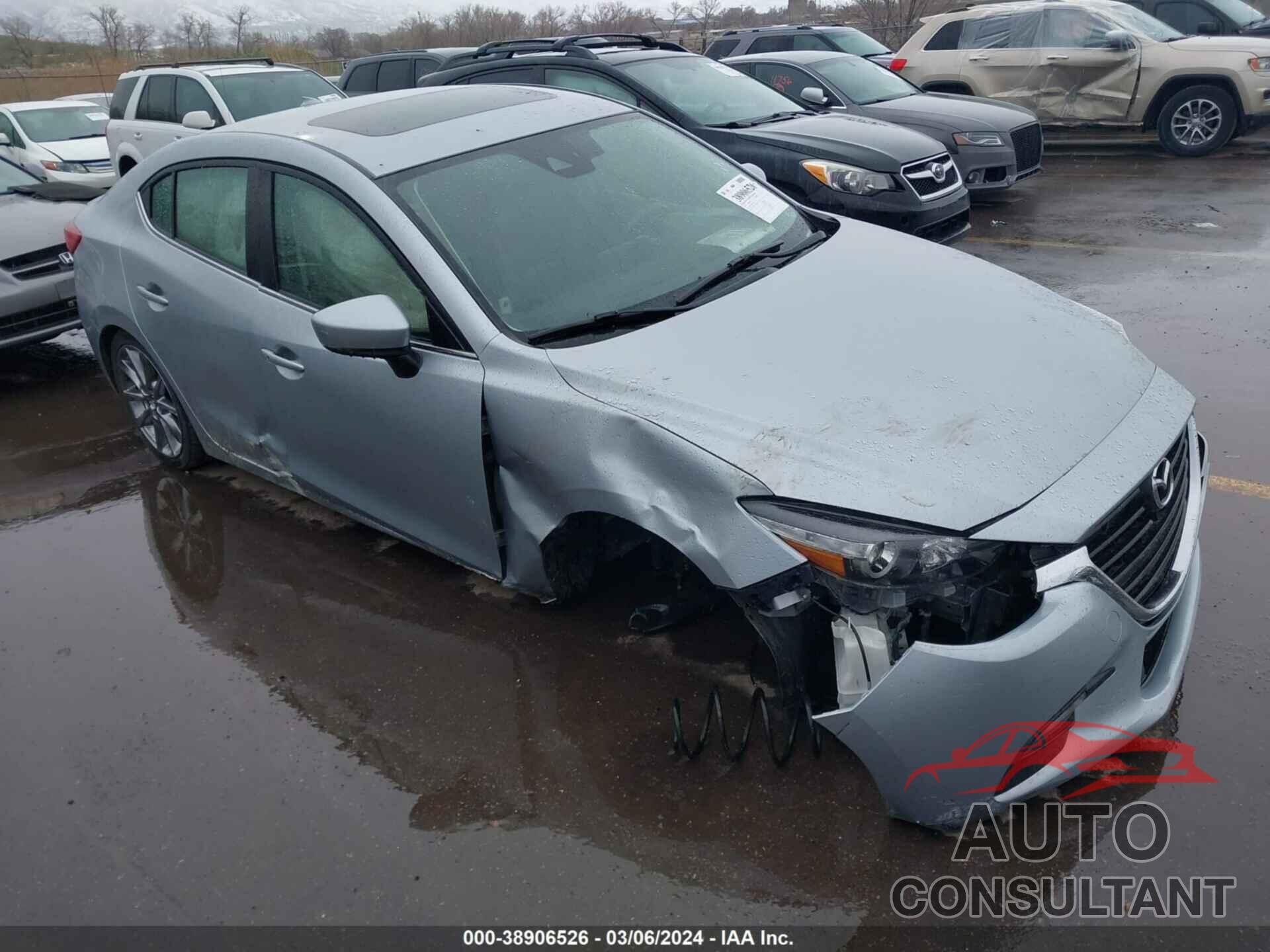 MAZDA MAZDA3 2018 - 3MZBN1V39JM179508