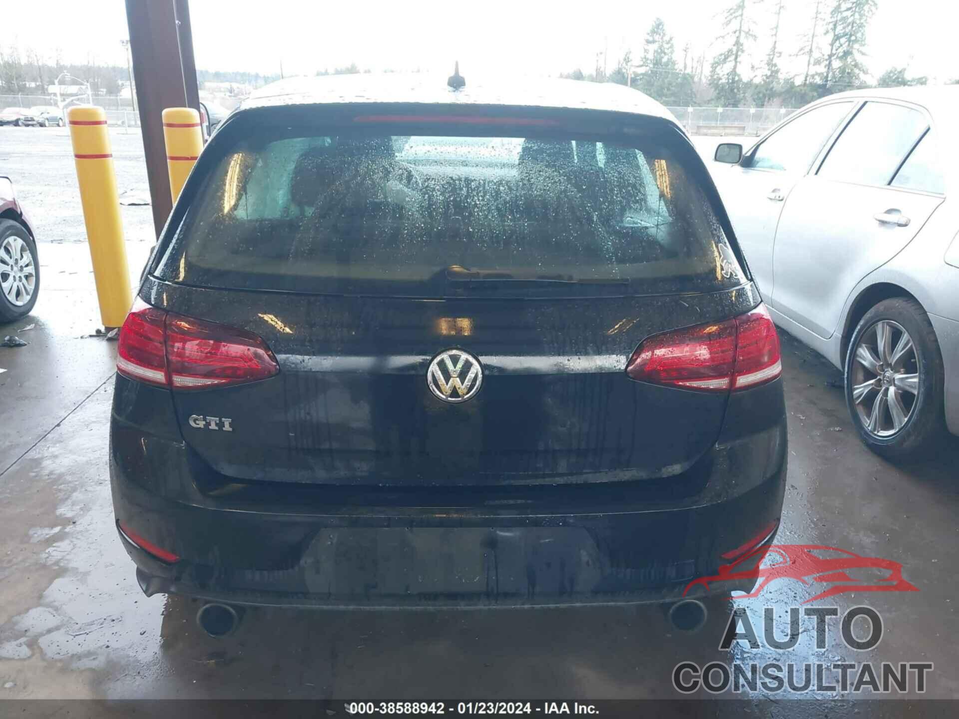 VOLKSWAGEN GOLF GTI 2018 - 3VW547AU5JM252536