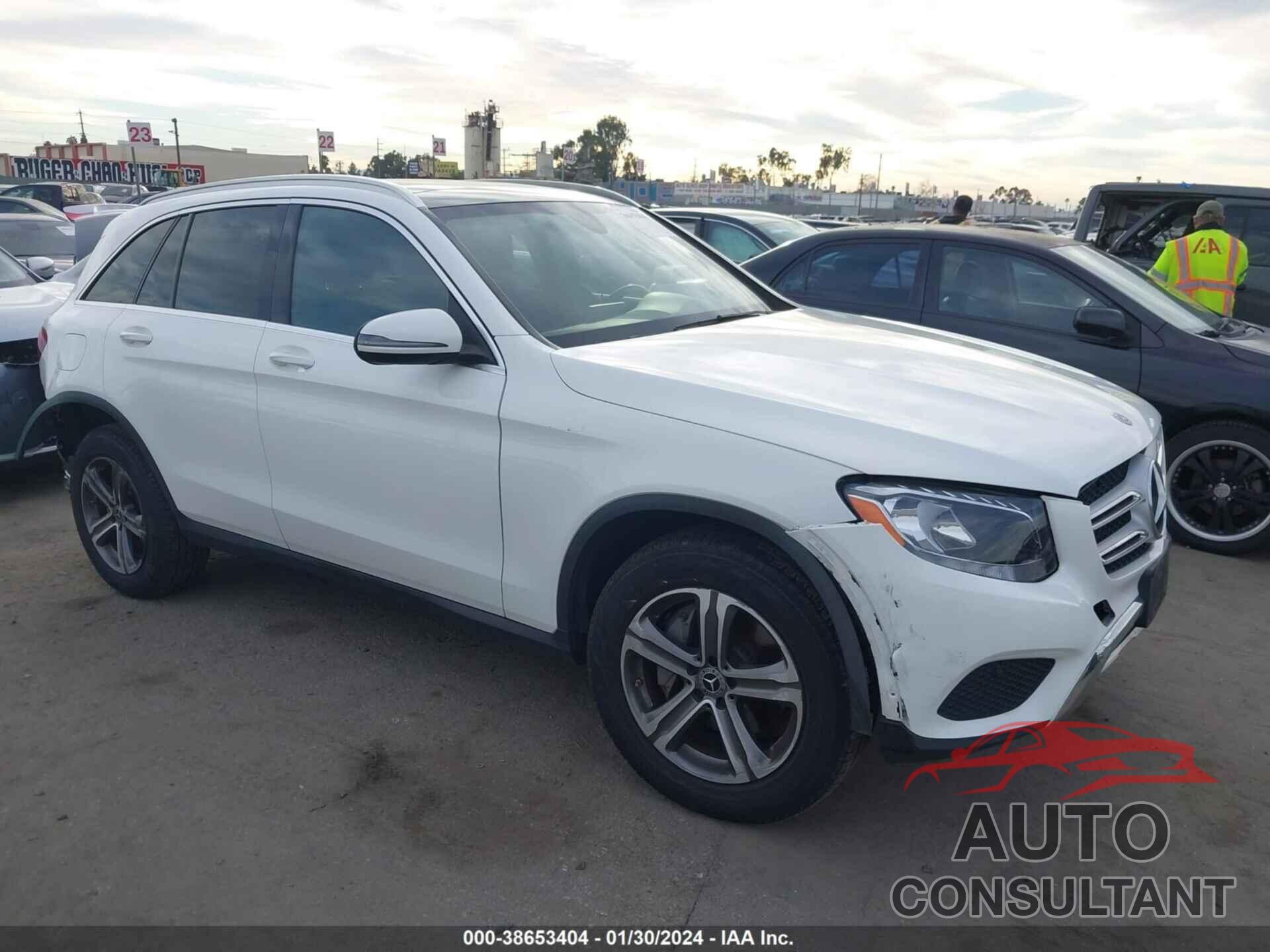 MERCEDES-BENZ GLC 300 2018 - WDC0G4JB0JV064007