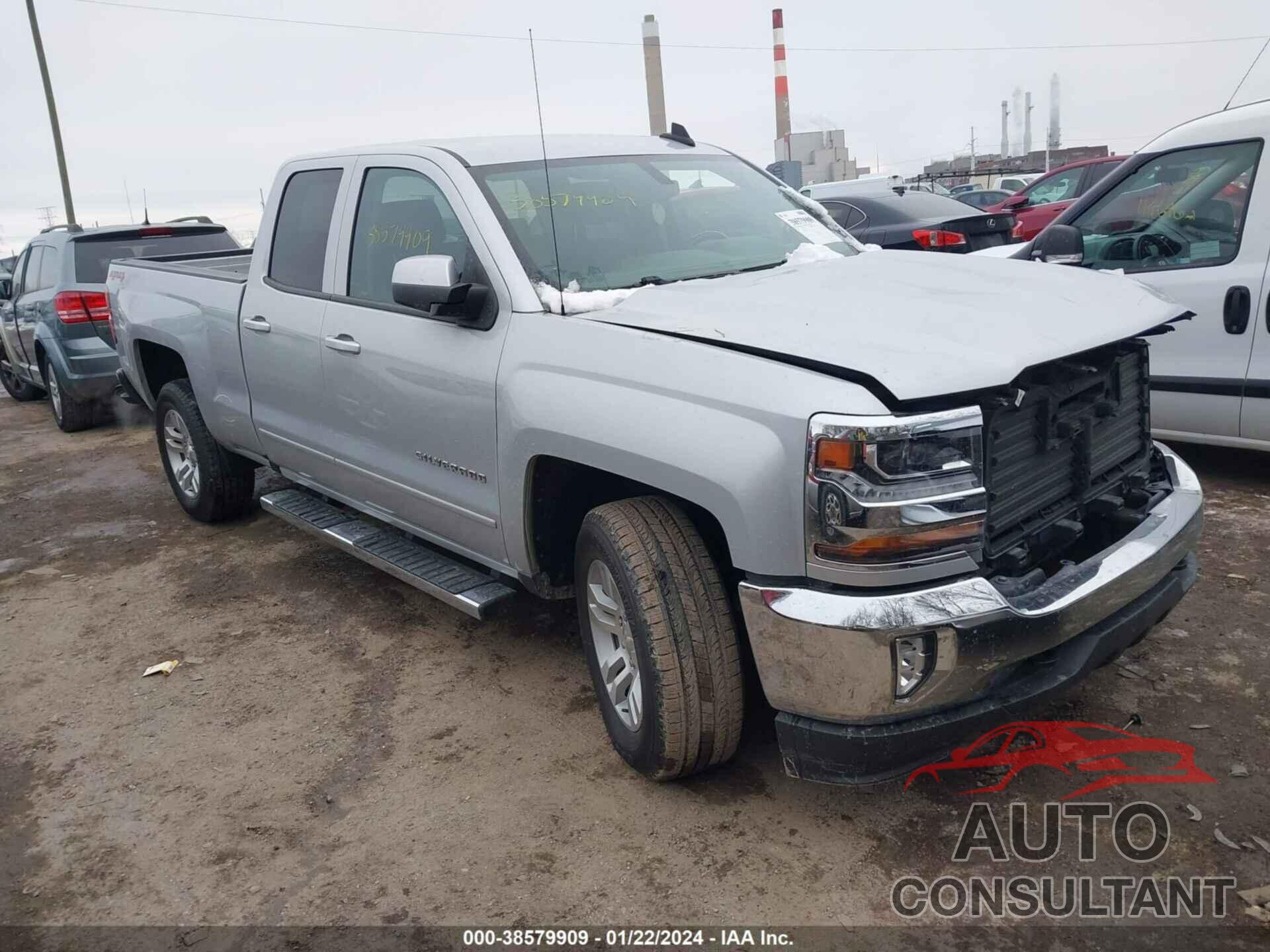 CHEVROLET SILVERADO 1500 2018 - 1GCVKREC2JZ259061