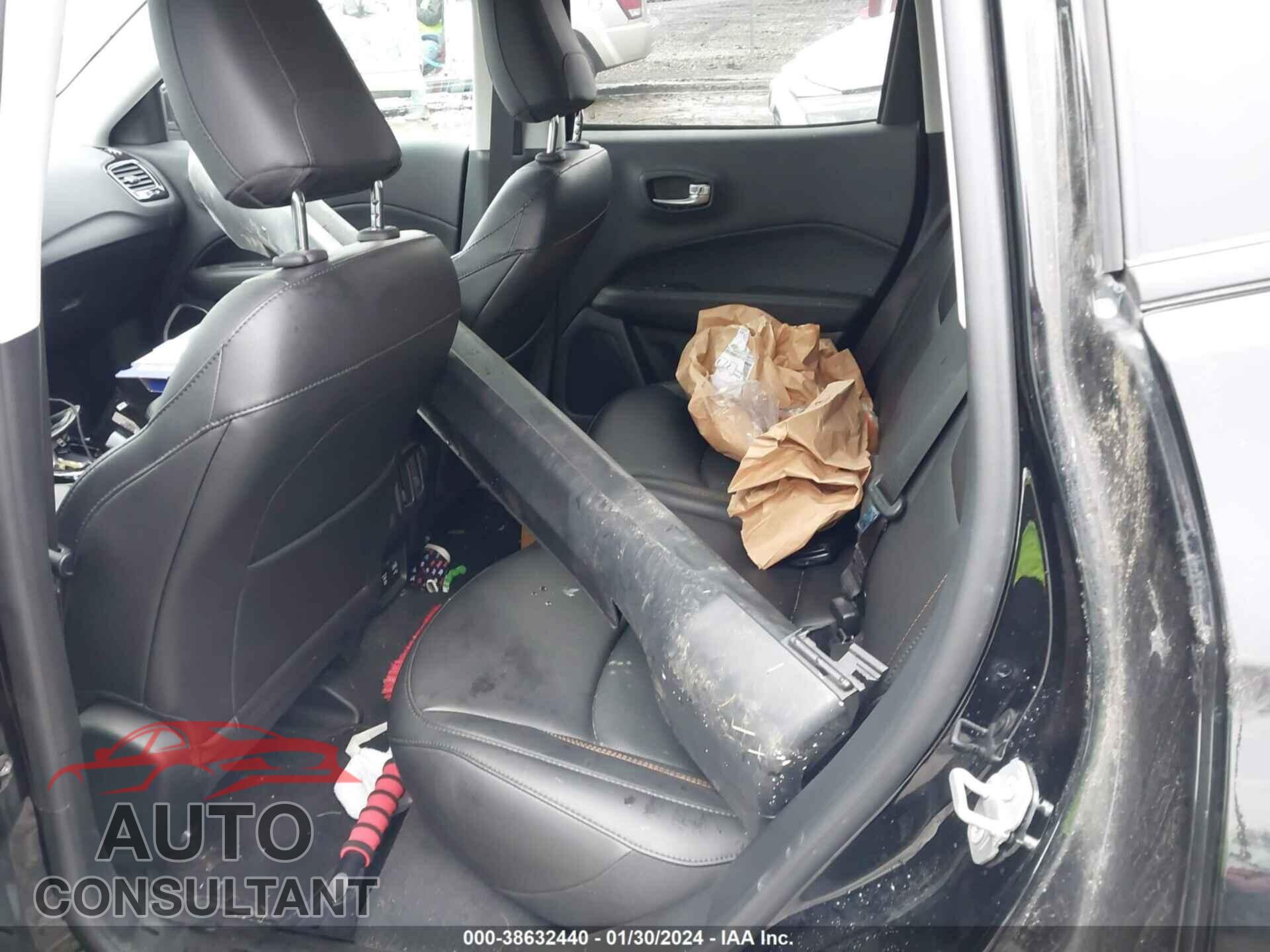 JEEP COMPASS 2020 - 3C4NJDCB7LT256196