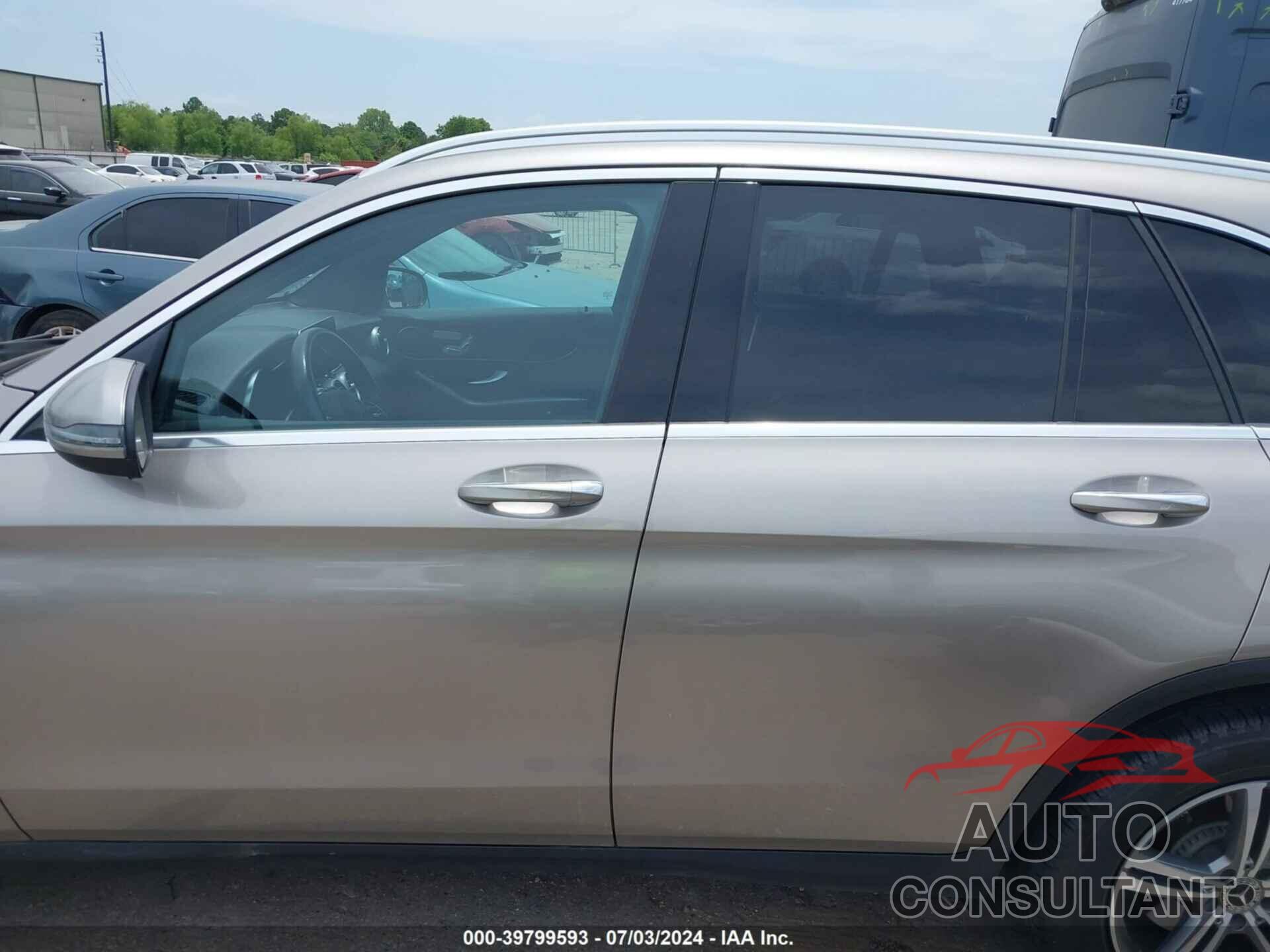 MERCEDES-BENZ GLC 300 2020 - W1N0G8DB8LF841676