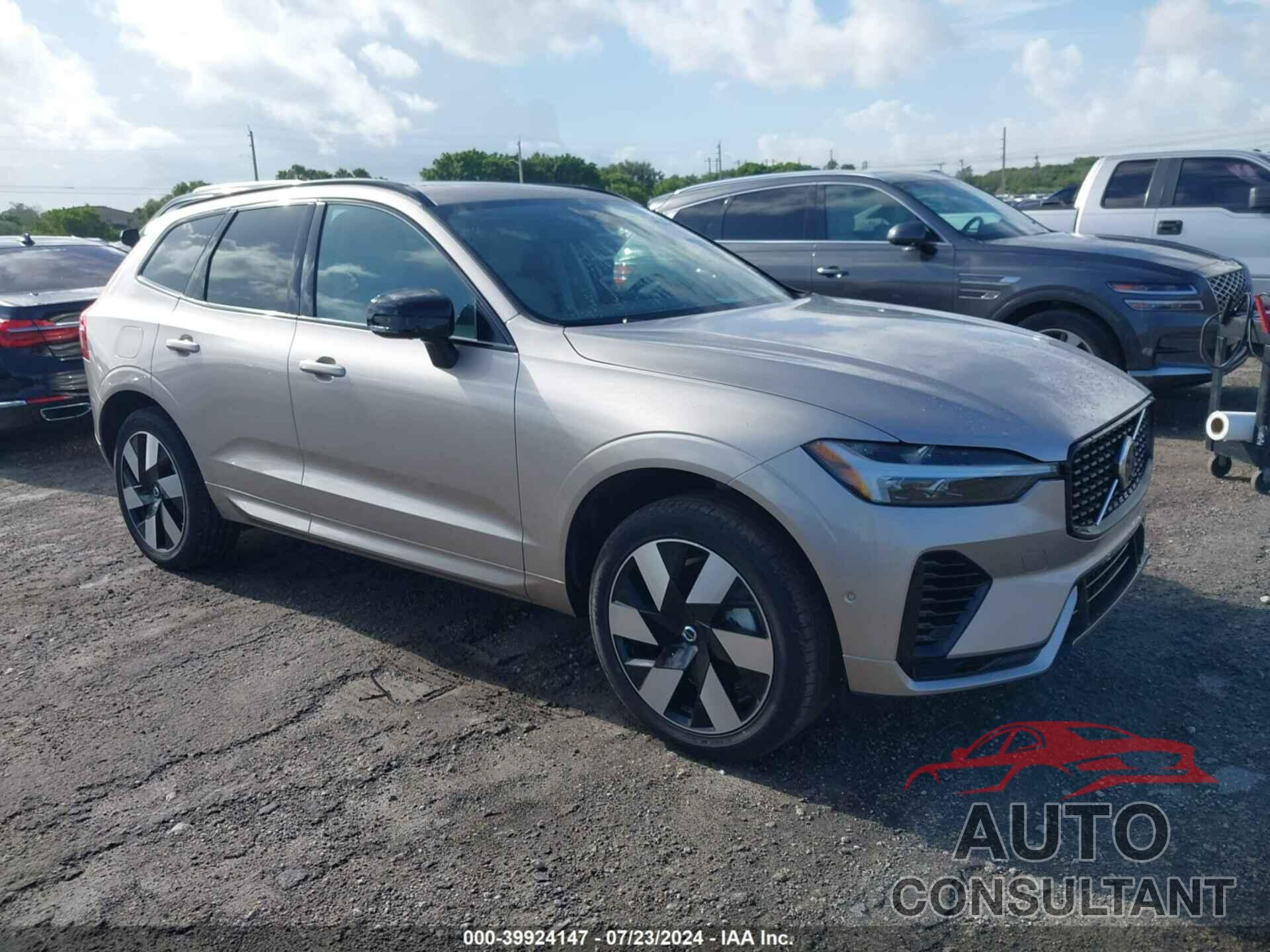 VOLVO XC60 RECHARGE PLUG-IN HYBRID 2024 - YV4H60DL9R1896826