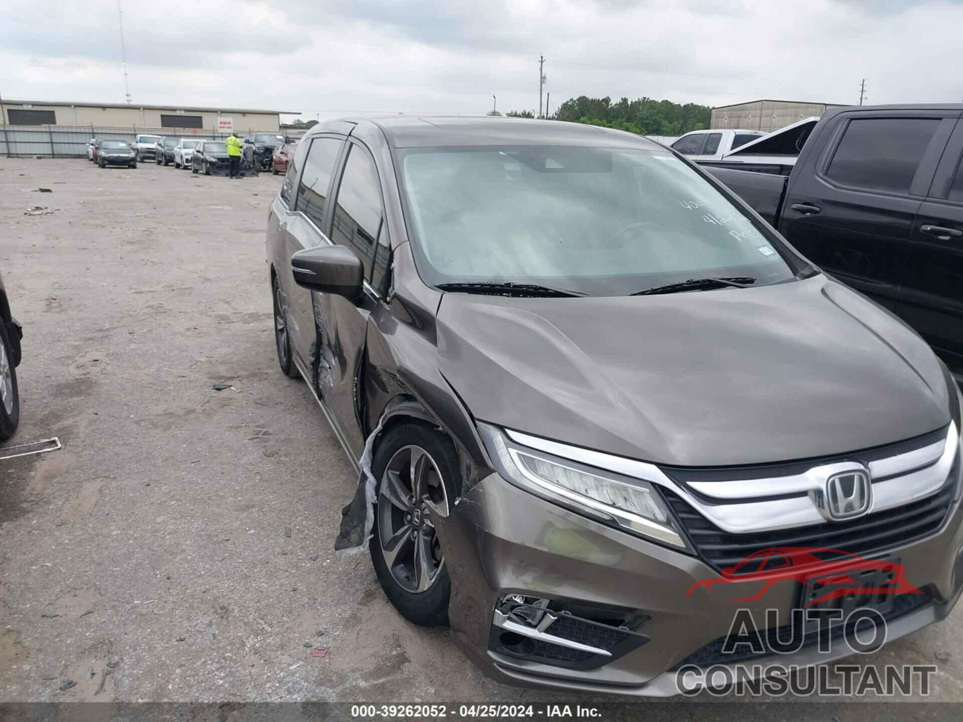 HONDA ODYSSEY 2018 - 5FNRL6H89JB075326