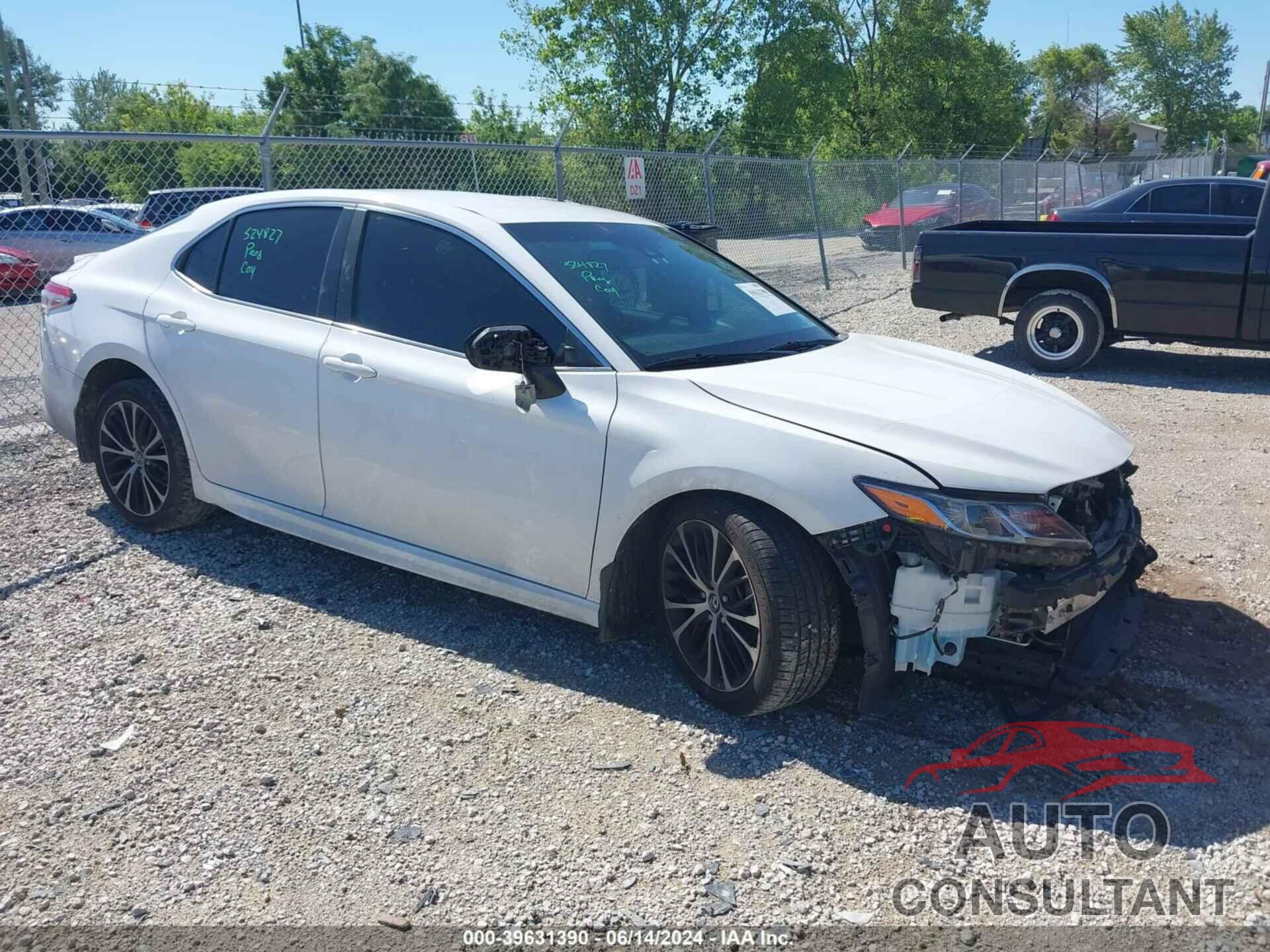 TOYOTA CAMRY 2018 - 4T1B11HK5JU678198