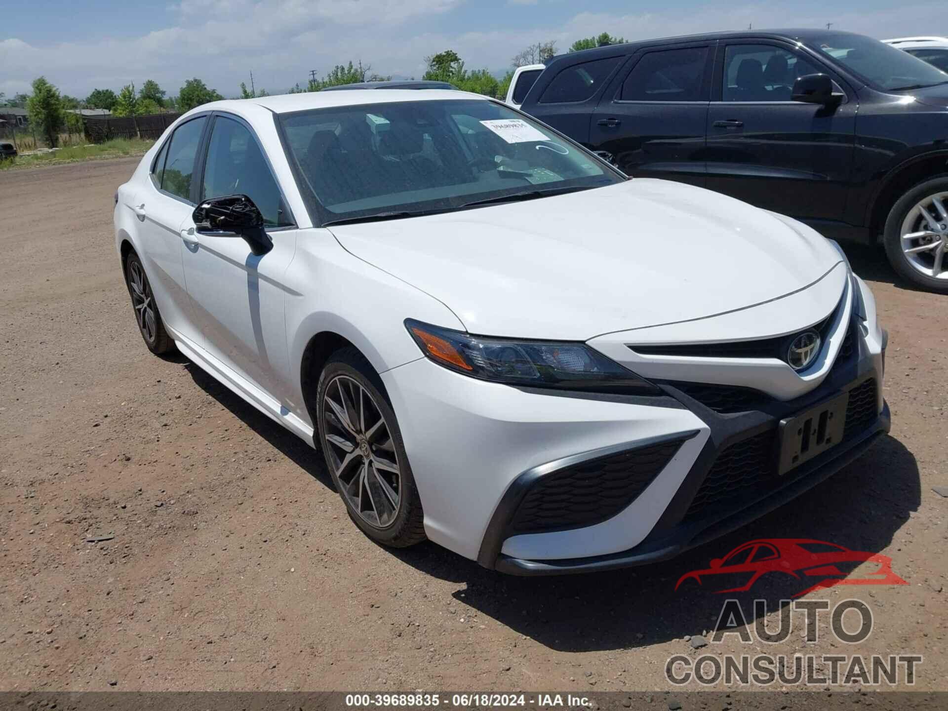 TOYOTA CAMRY 2022 - 4T1G11AK1NU644779