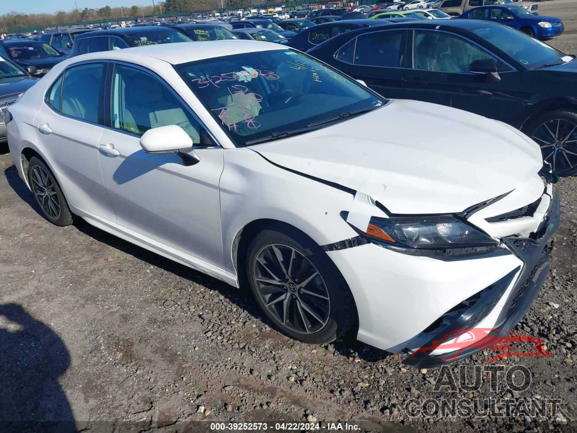 TOYOTA CAMRY 2022 - 4T1G11AK7NU661280