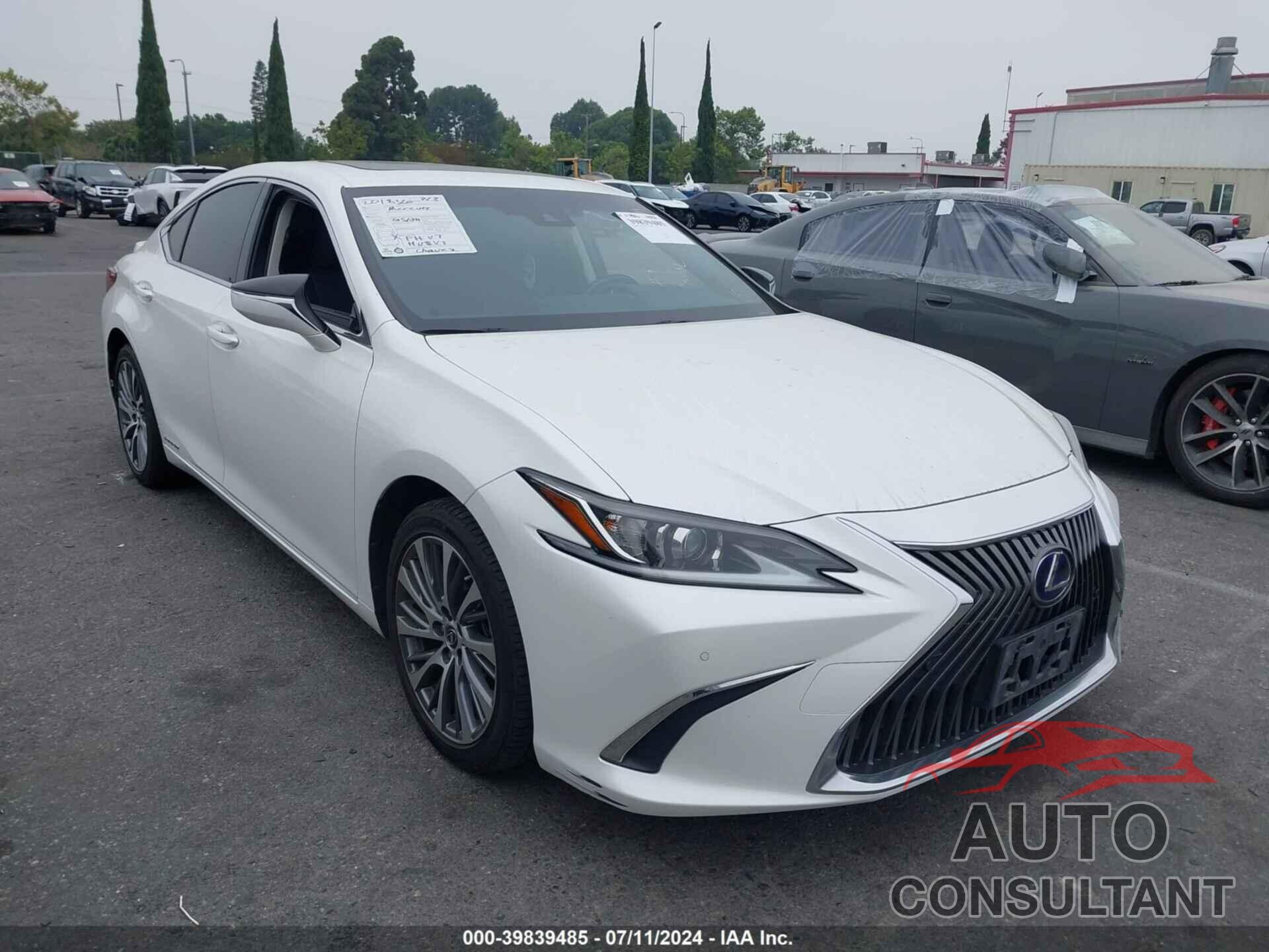 LEXUS ES 300H 2019 - JTHB21B17K2033310