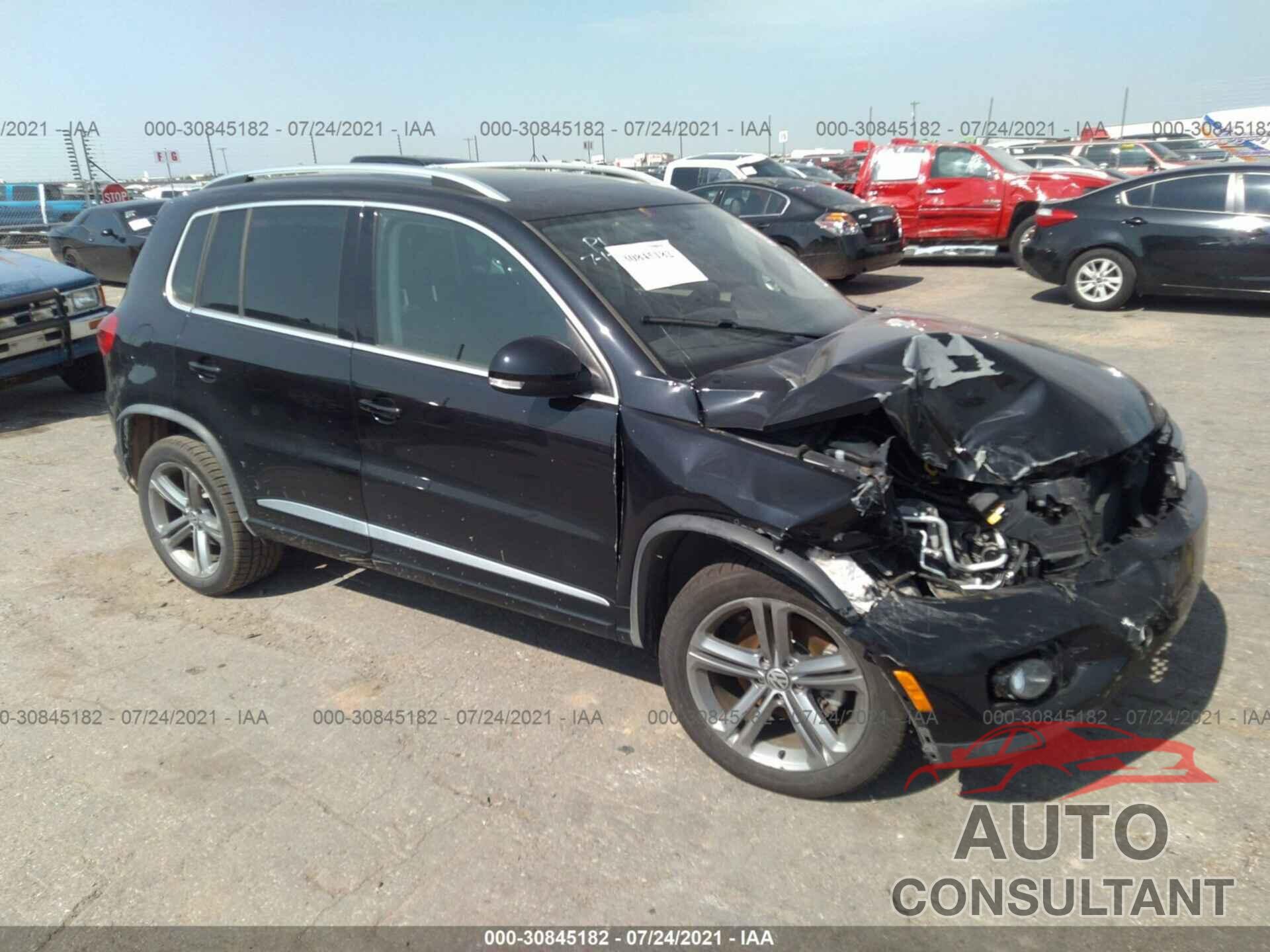 VOLKSWAGEN TIGUAN 2017 - WVGTV7AX2HK030633
