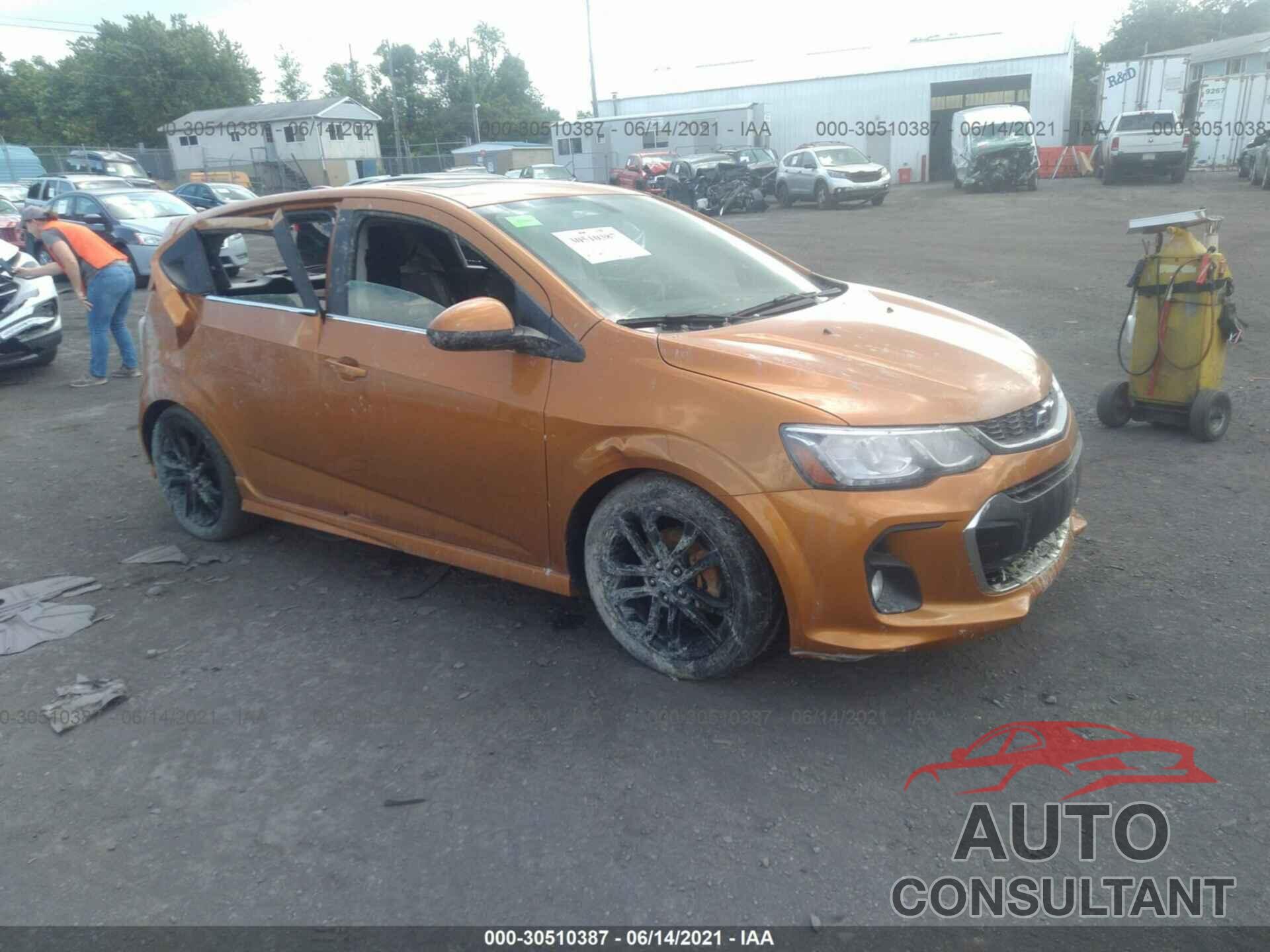 CHEVROLET SONIC 2018 - 1G1JD6SB1J4133802