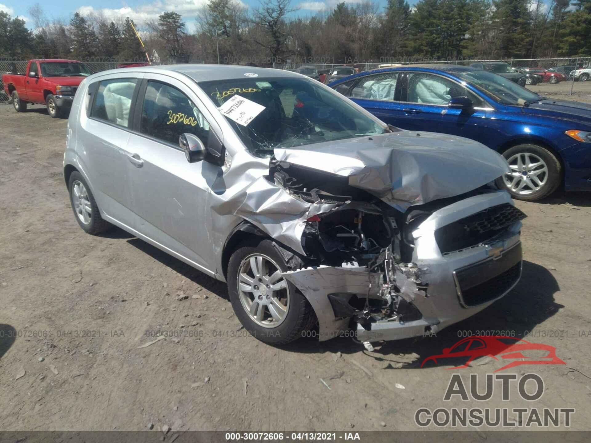 CHEVROLET SONIC 2016 - 1G1JC6SH3G4142372