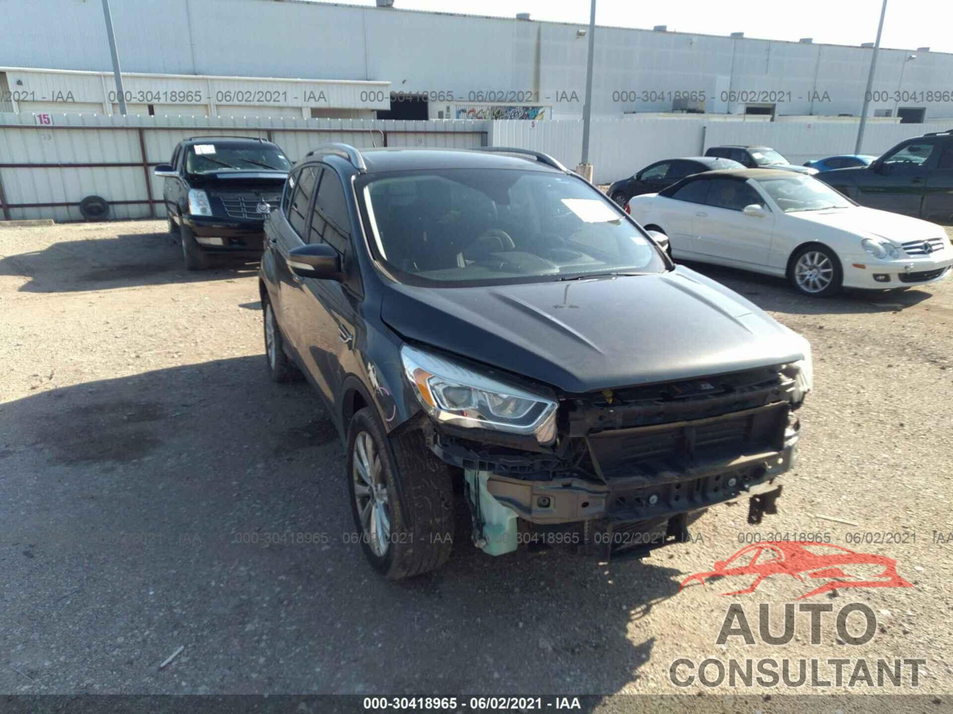 FORD ESCAPE 2017 - 1FMCU0J94HUD40735