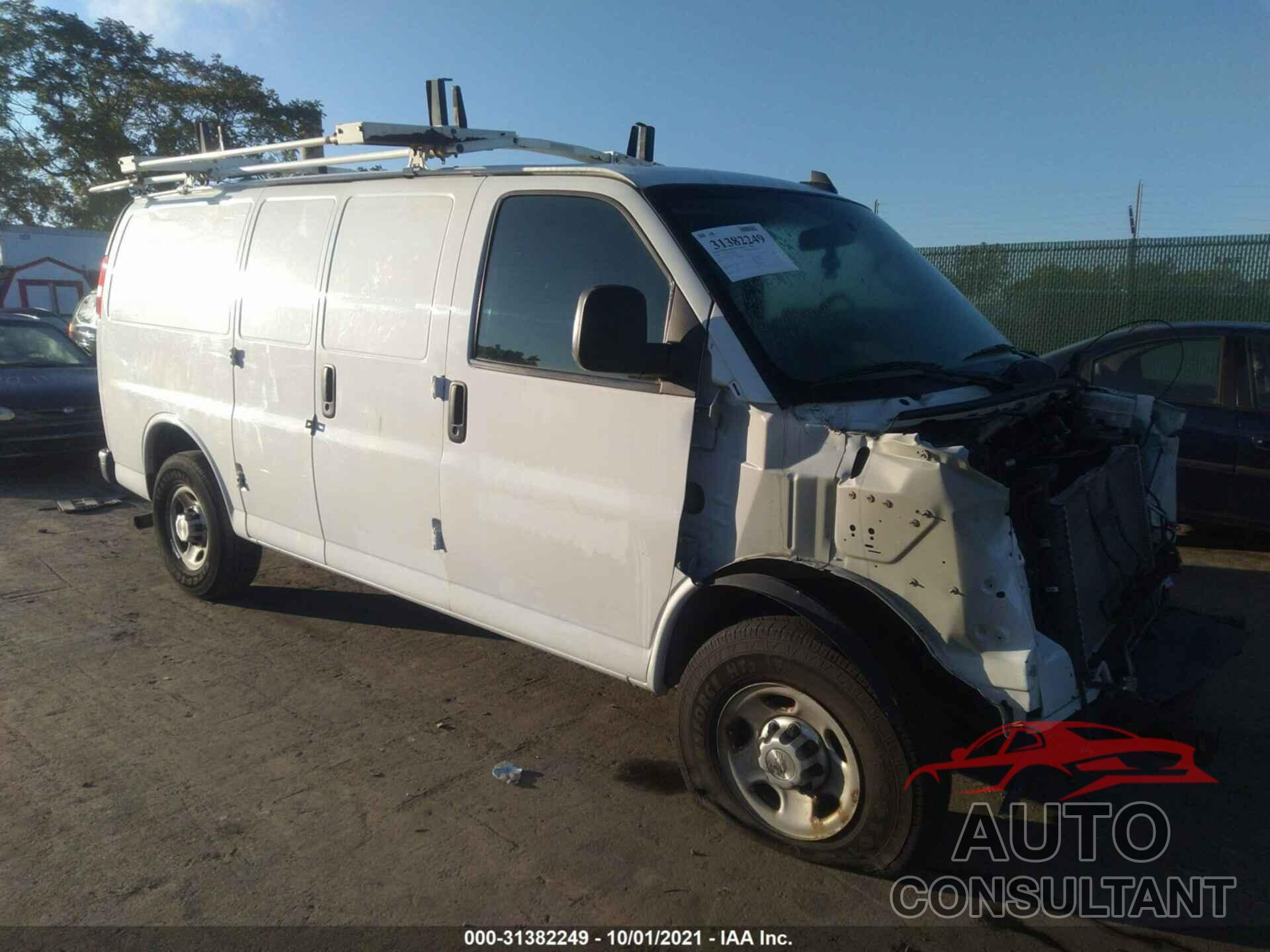 CHEVROLET EXPRESS CARGO VAN 2018 - 1GCWGAFG4J1167991