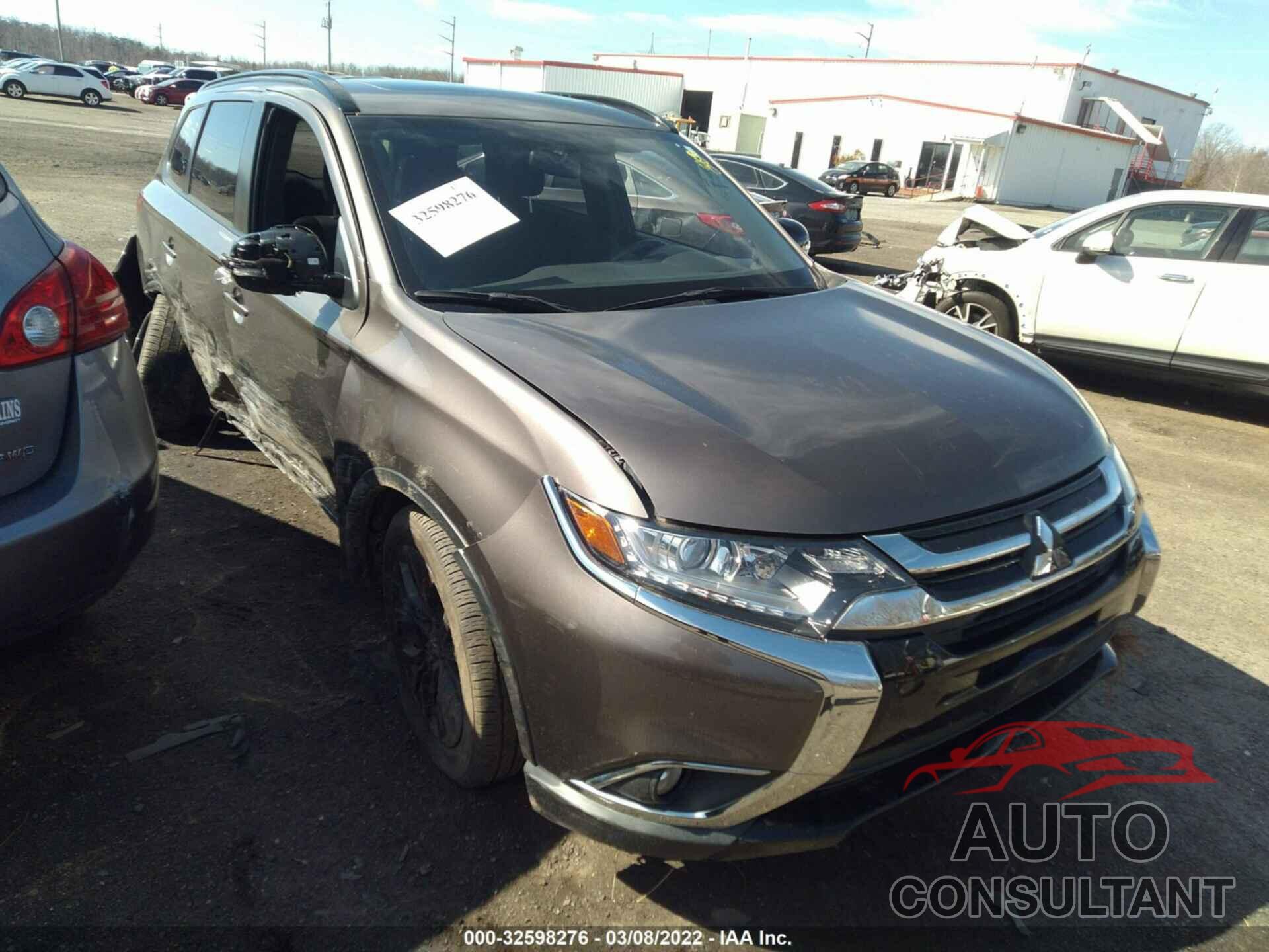 MITSUBISHI OUTLANDER 2018 - JA4AD3A30JZ018363