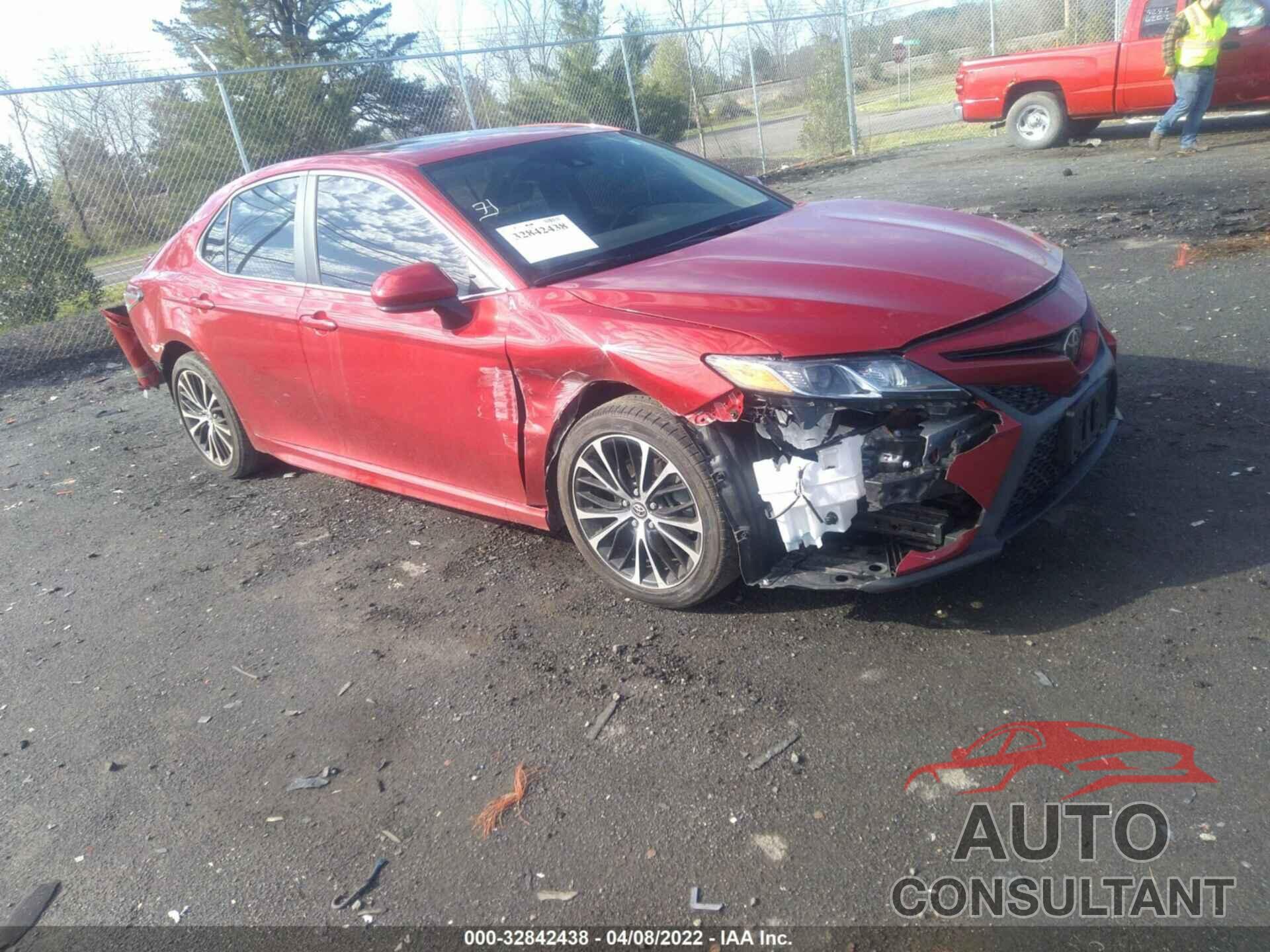 TOYOTA CAMRY 2020 - 4T1G11AK5LU303284