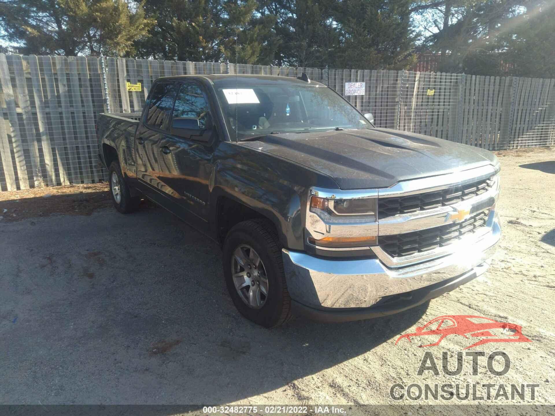 CHEVROLET SILVERADO 1500 2018 - 1GCVKREC7JZ153608