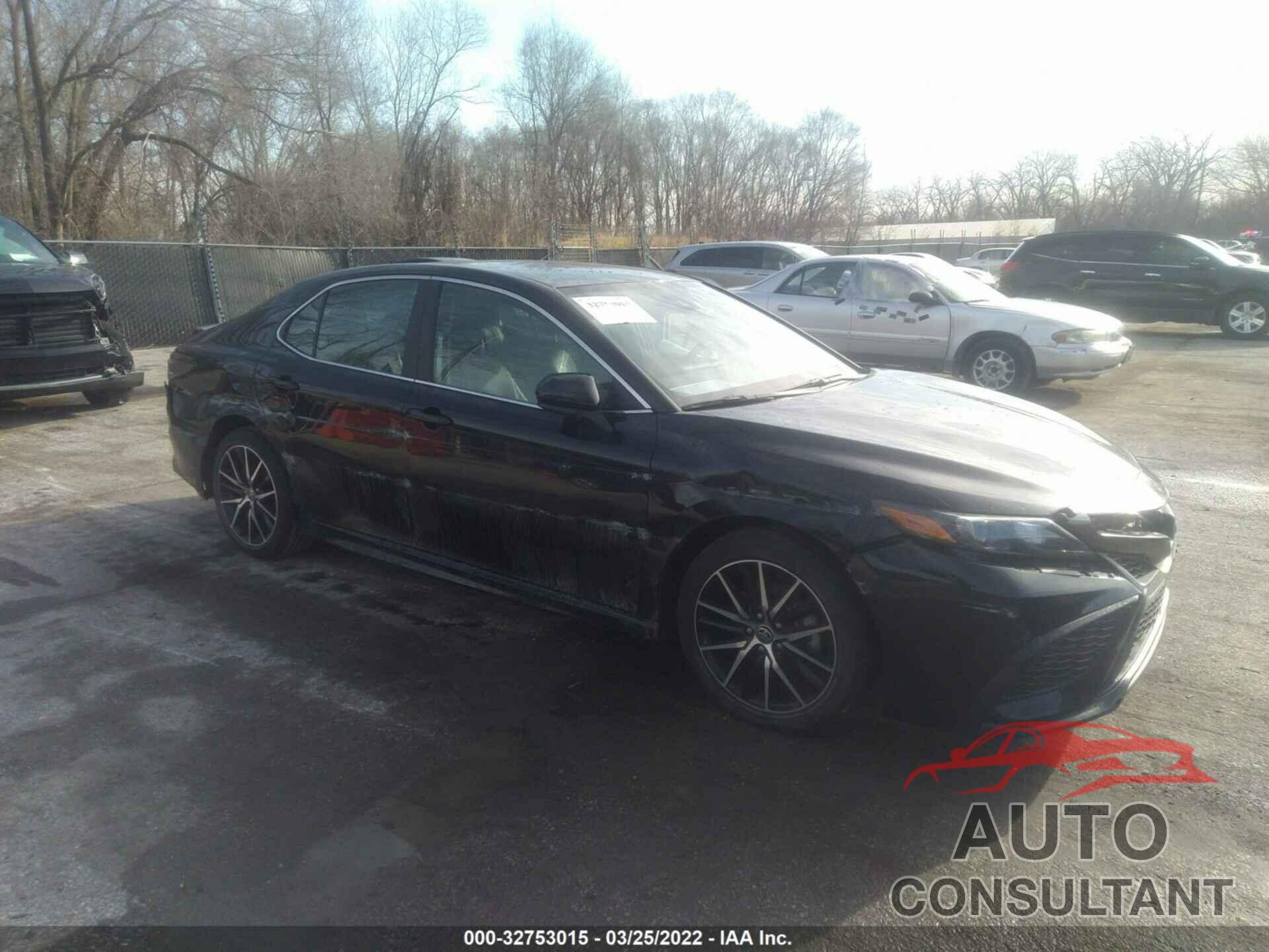 TOYOTA CAMRY 2021 - 4T1G11AK0MU432101