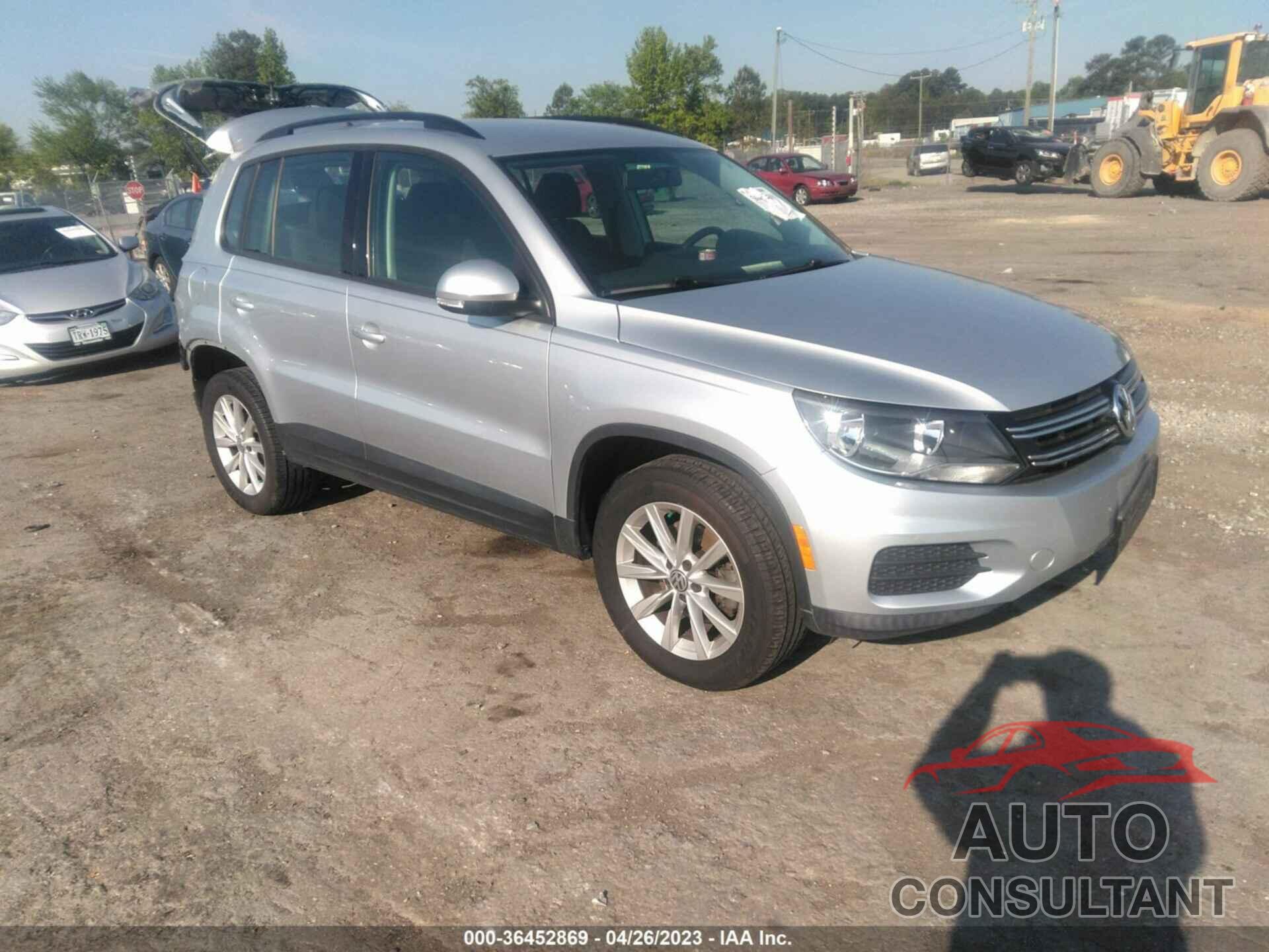 VOLKSWAGEN TIGUAN LIMITED 2018 - WVGBV7AX5JK003251