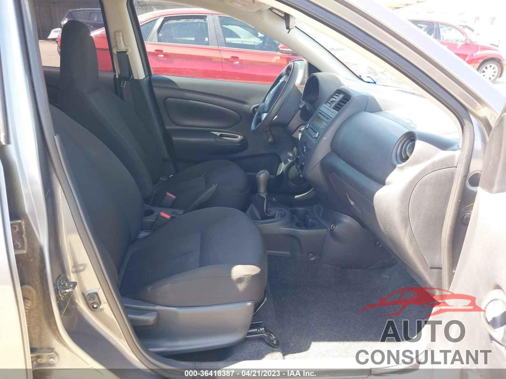 NISSAN VERSA SEDAN 2017 - 3N1CN7AP9HL894827