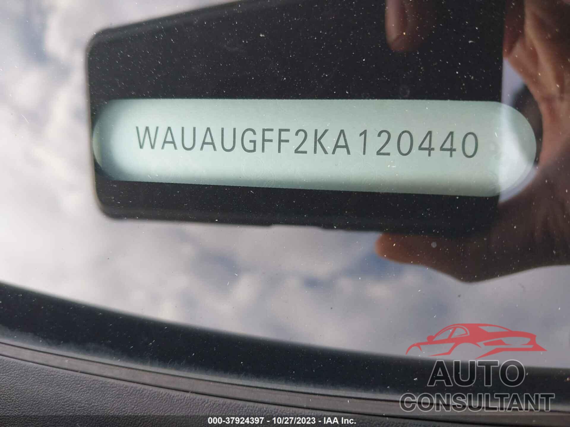 AUDI A3 2019 - WAUAUGFF2KA120440