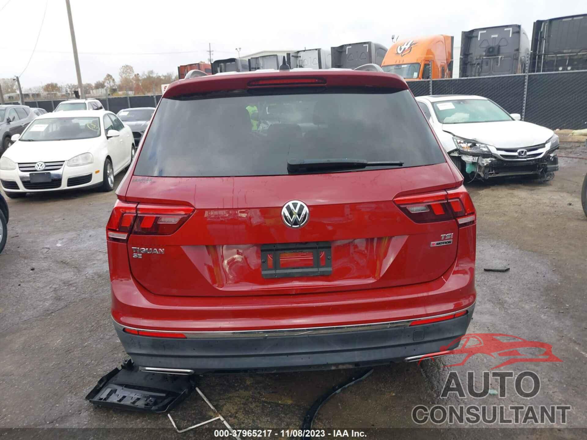 VOLKSWAGEN TIGUAN 2018 - 3VV2B7AX4JM082340