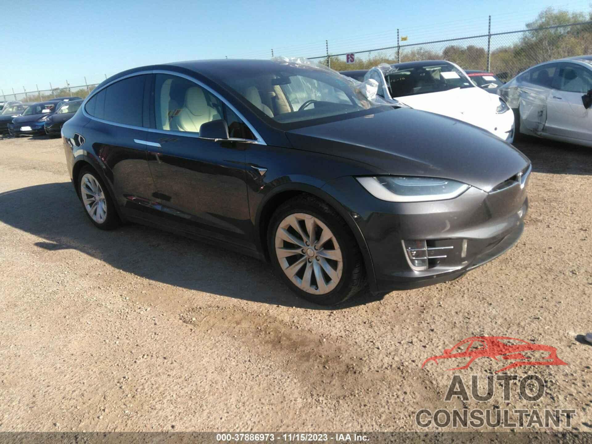 TESLA MODEL X 2018 - 5YJXCAE20JF088203