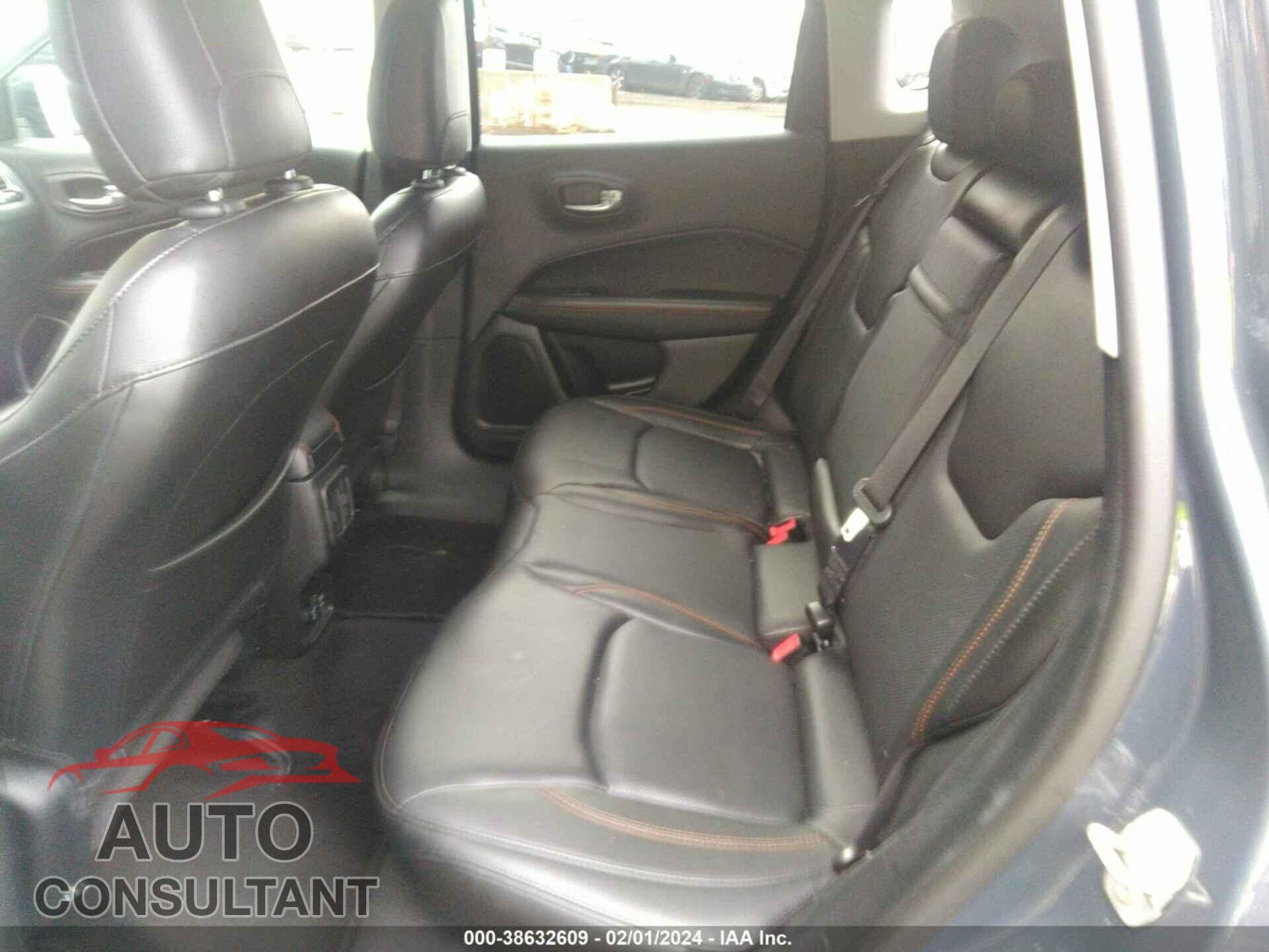 JEEP COMPASS 2018 - 3C4NJDCBXJT252513
