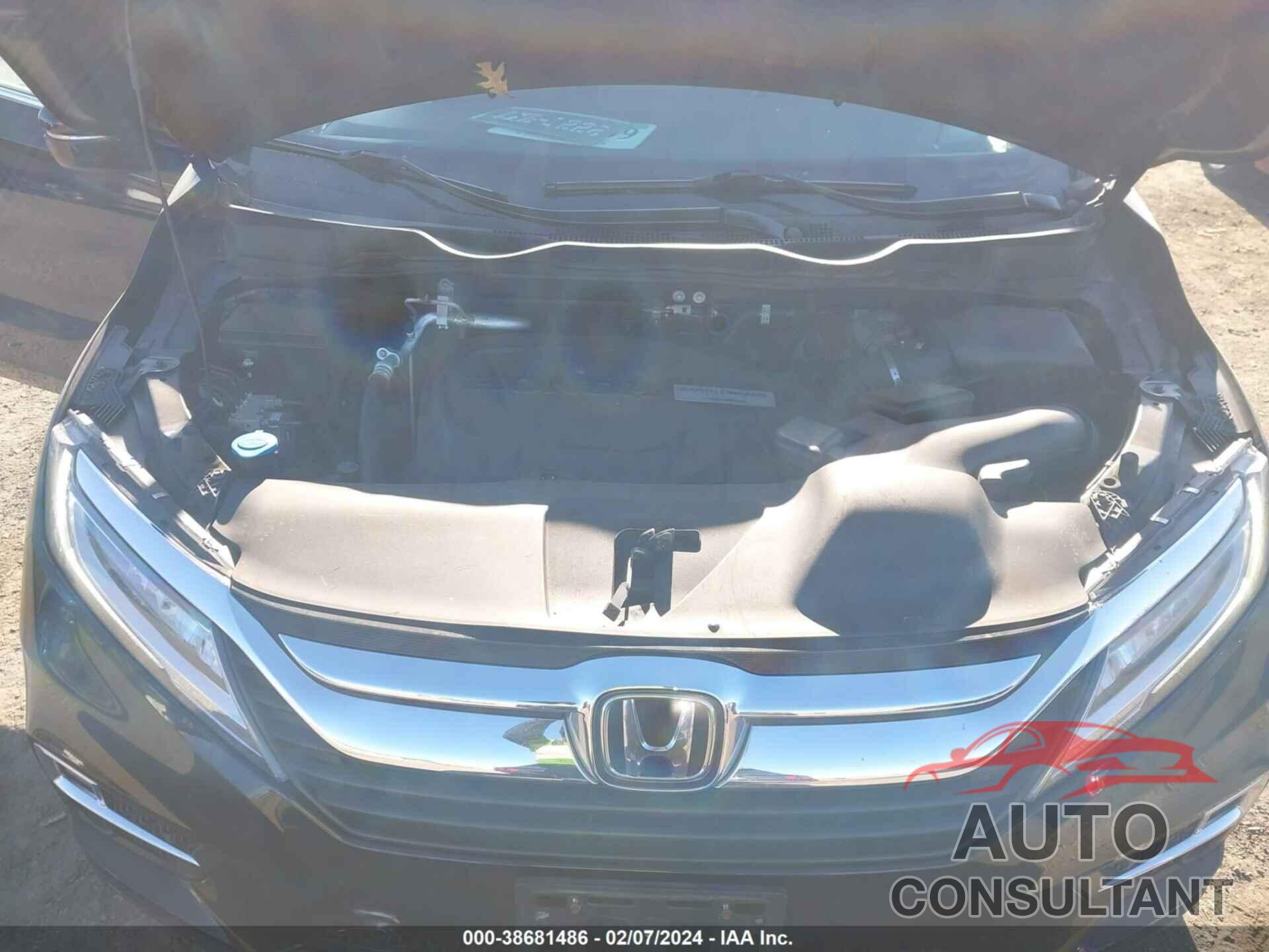 HONDA ODYSSEY 2018 - 5FNRL6H86JB032112