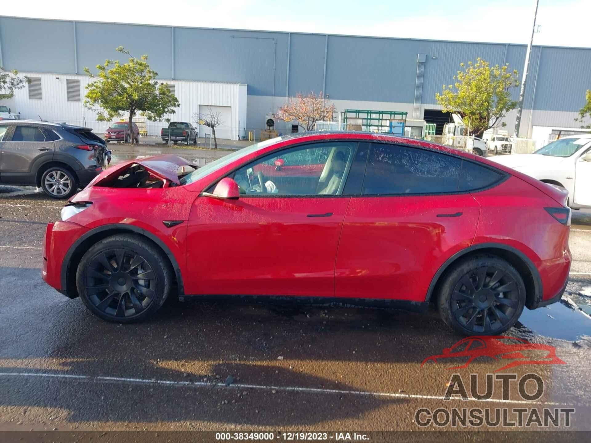 TESLA MODEL Y 2021 - 5YJYGAEE7MF262159