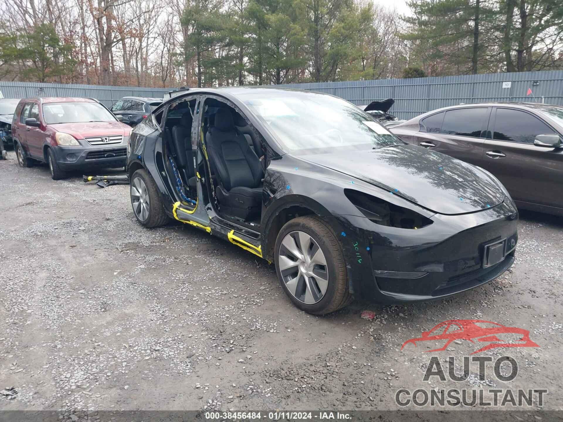 TESLA MODEL Y 2021 - 5YJYGDEE5MF082132