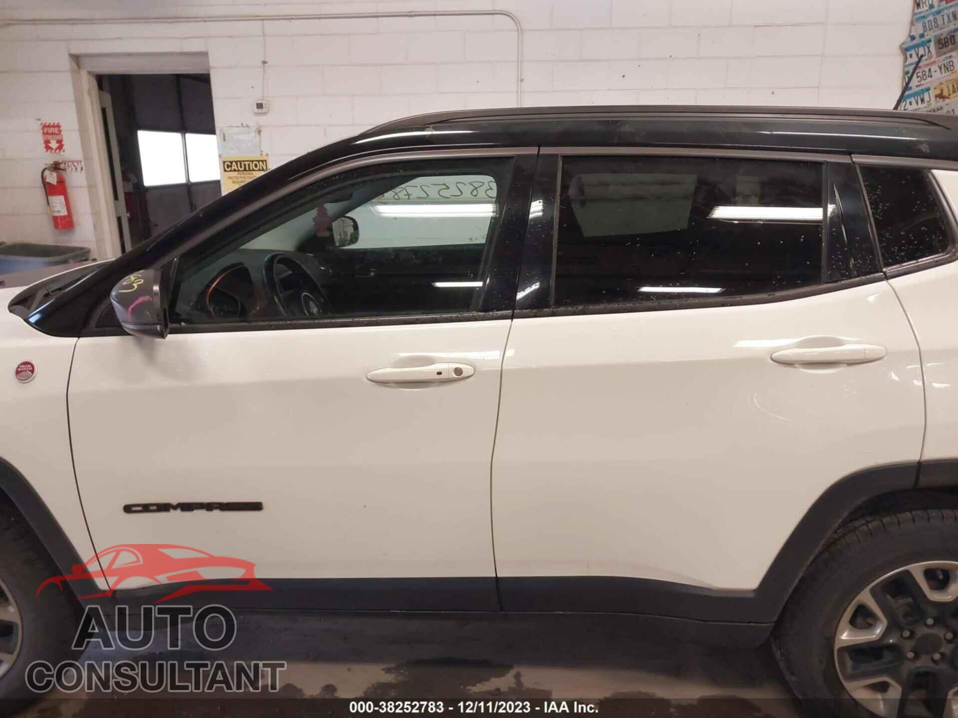 JEEP COMPASS 2018 - 3C4NJDDB8JT210372