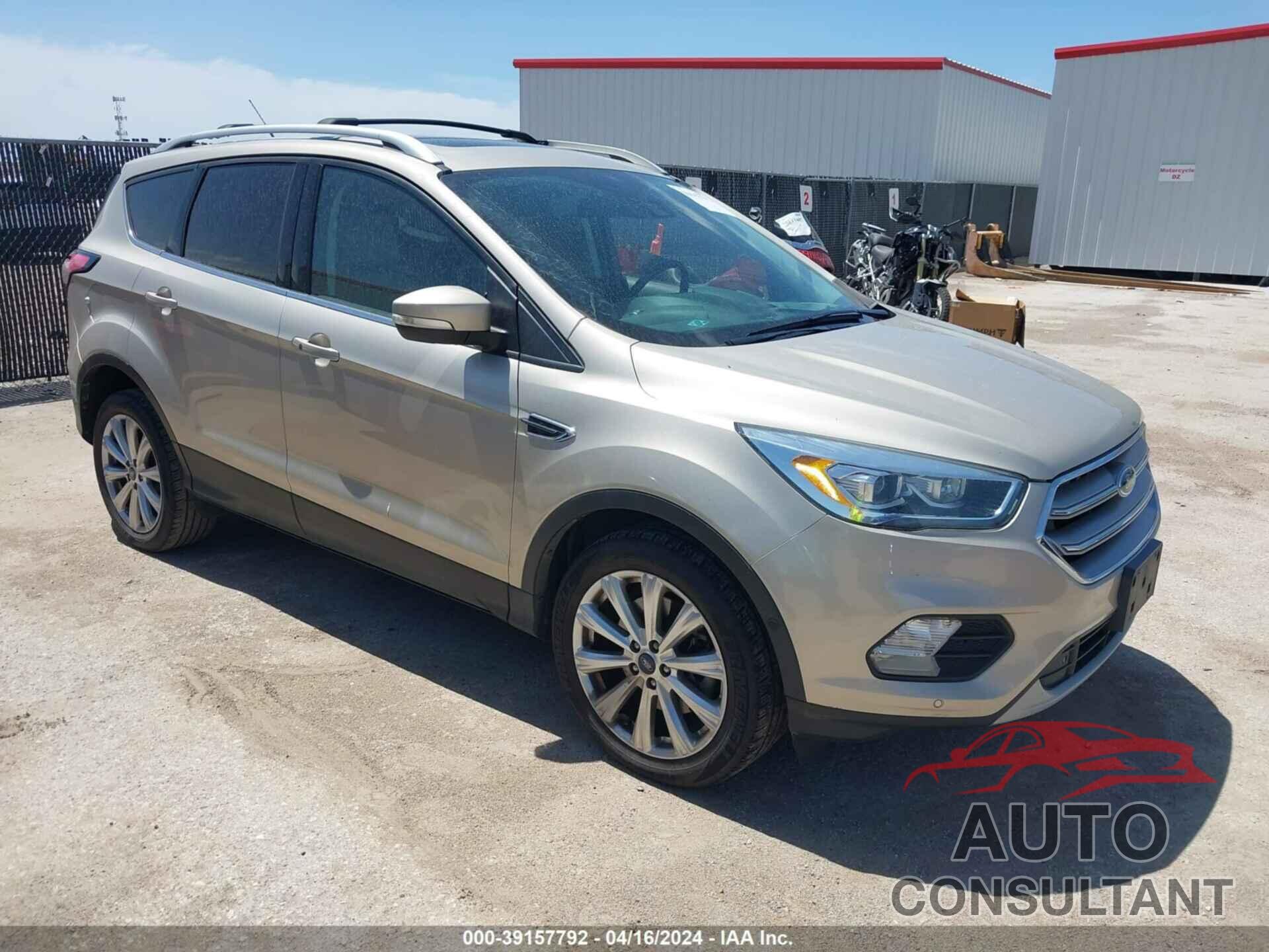 FORD ESCAPE 2017 - 1FMCU0J9XHUD40559