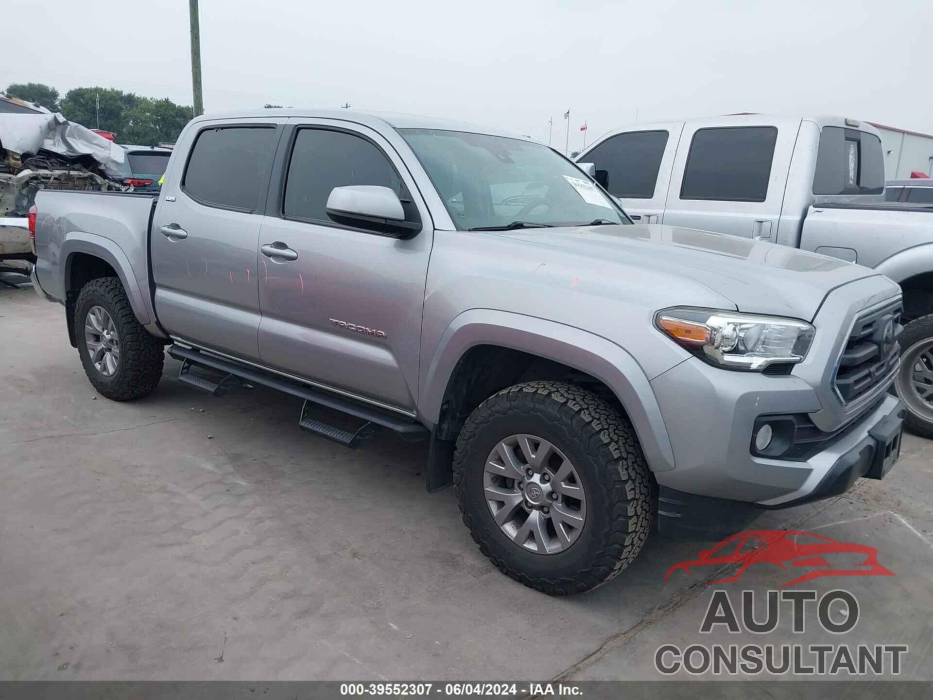 TOYOTA TACOMA 2018 - 5TFAZ5CNXJX063520