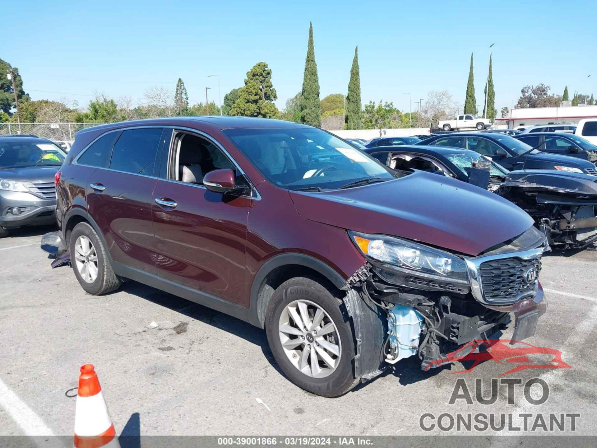 KIA SORENTO 2019 - 5XYPG4A38KG568777