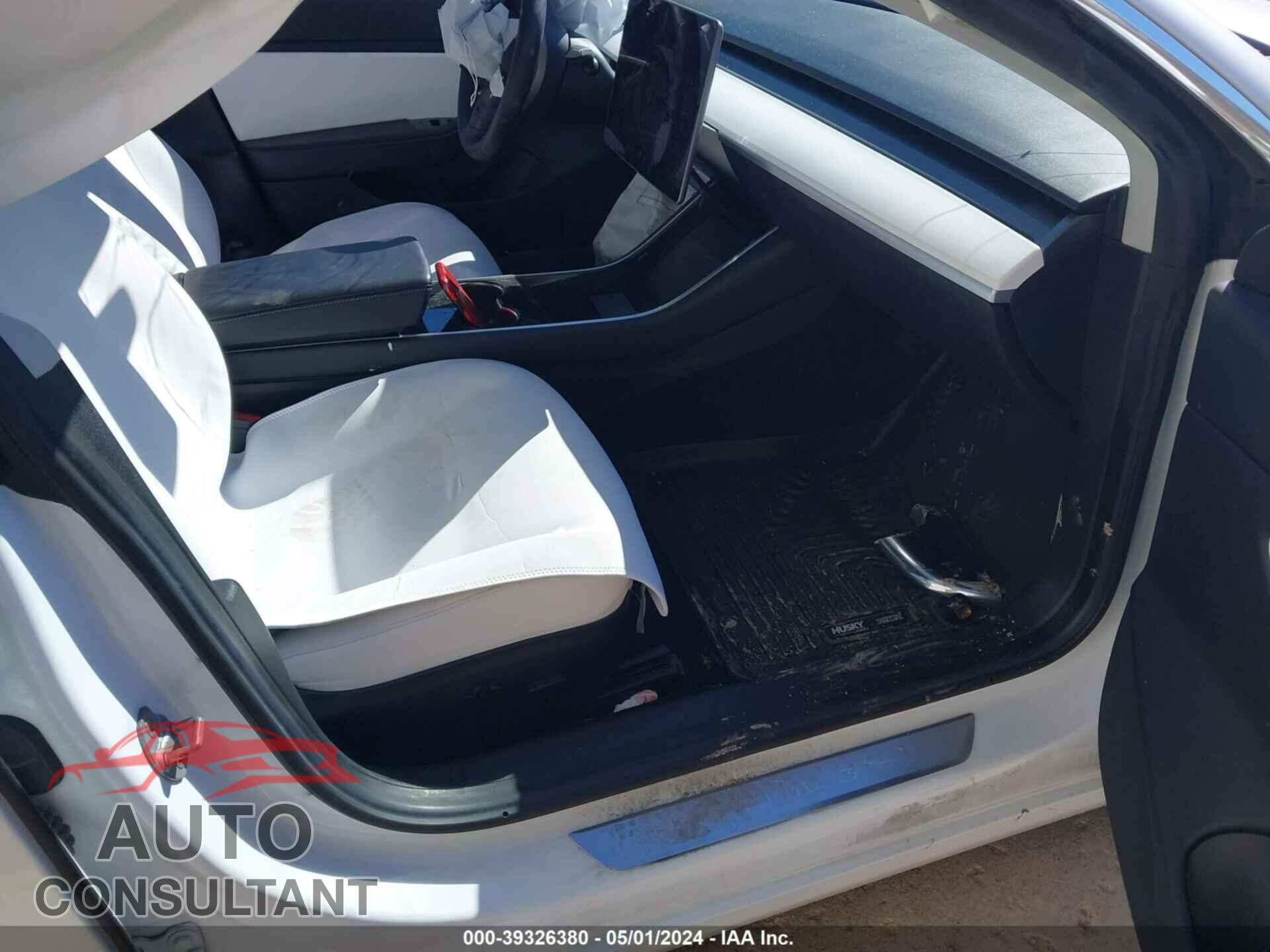 TESLA MODEL 3 2019 - 5YJ3E1EB2KF470095