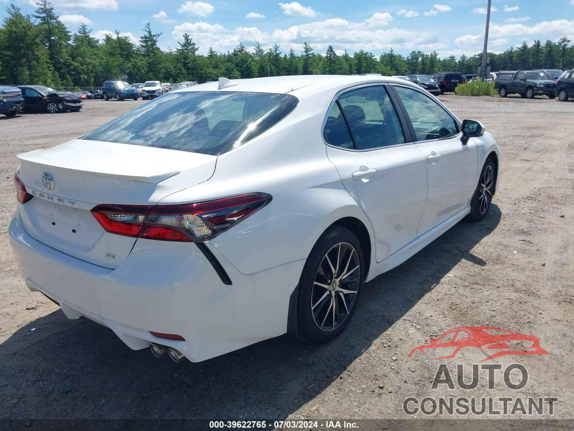 TOYOTA CAMRY 2022 - 4T1G11AK6NU037275