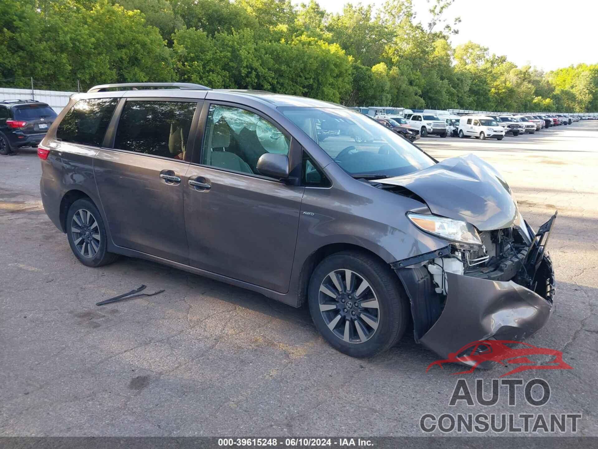 TOYOTA SIENNA 2019 - 5TDJZ3DC8KS223791